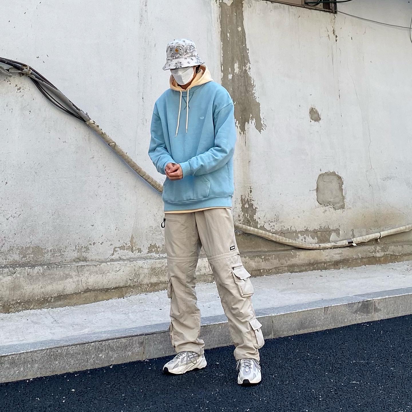 Adidas Yeezy Boost 700 V2 Static 2018 착용 스타일 - 2