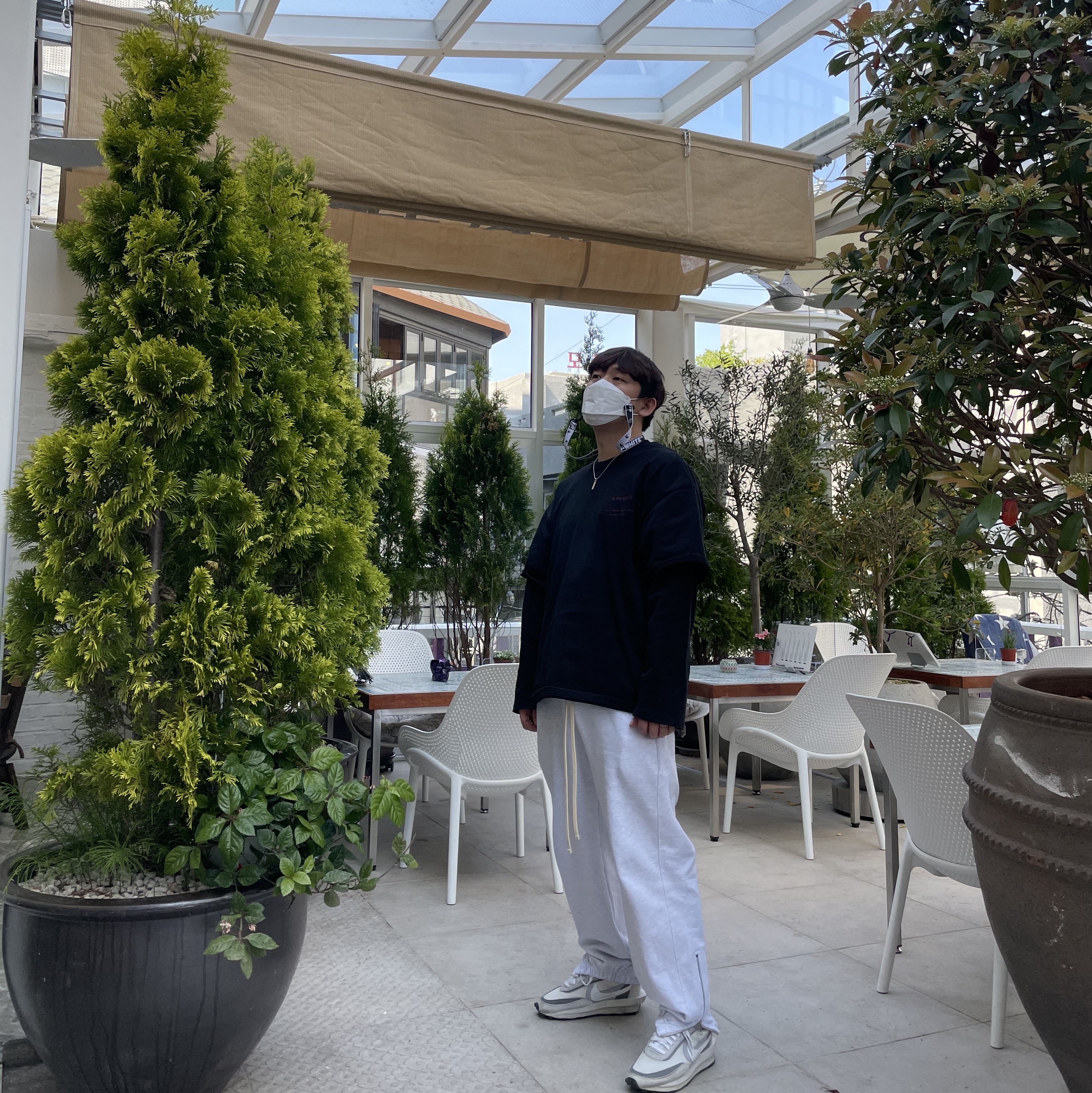 Nike x Sacai LDWaffle Summit White 착용 스타일