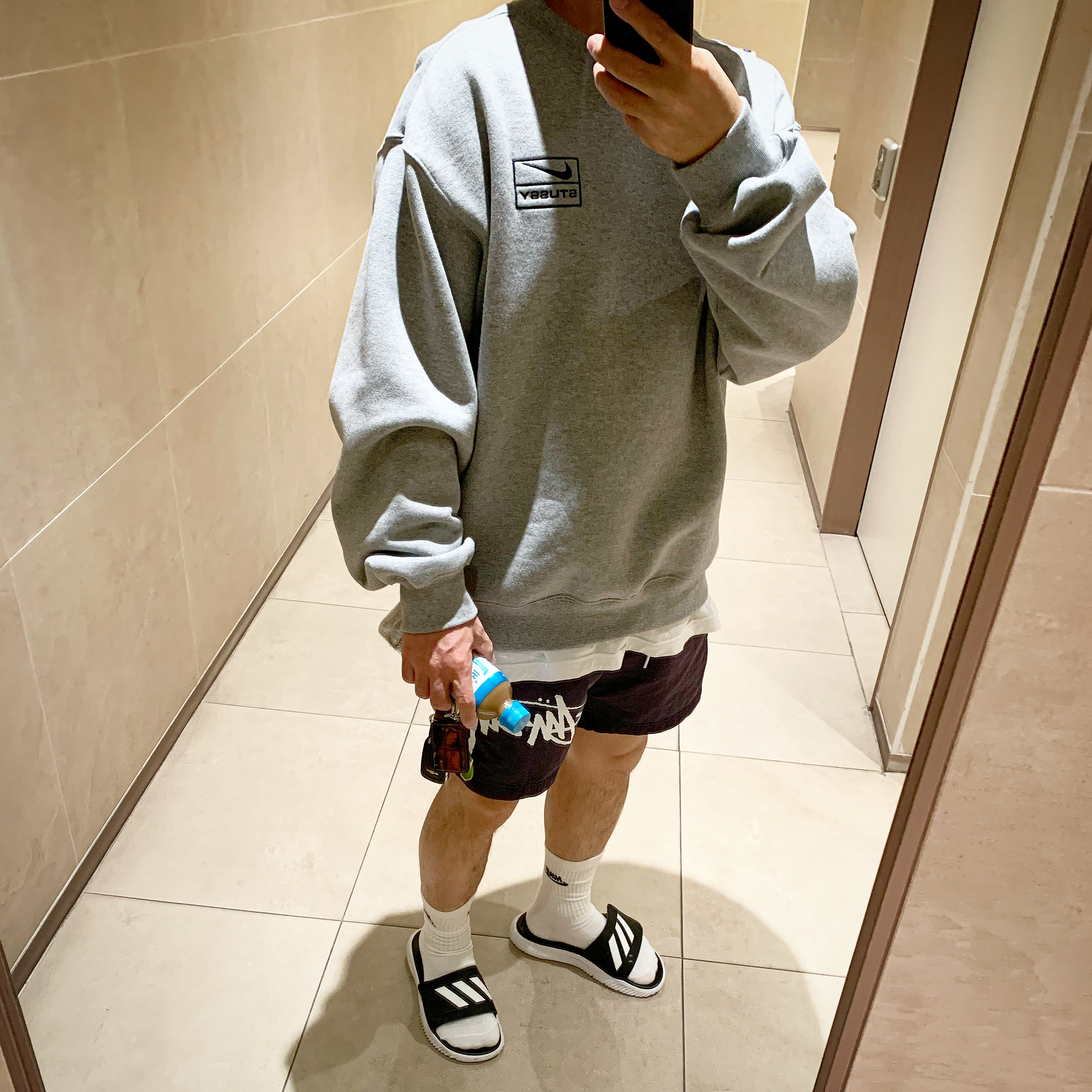 Nike x Stussy Water Shorts Off Noir, Nike x Stussy NRG ZR Fleece Crewneck Heather Grey - Asia 착용 스타일