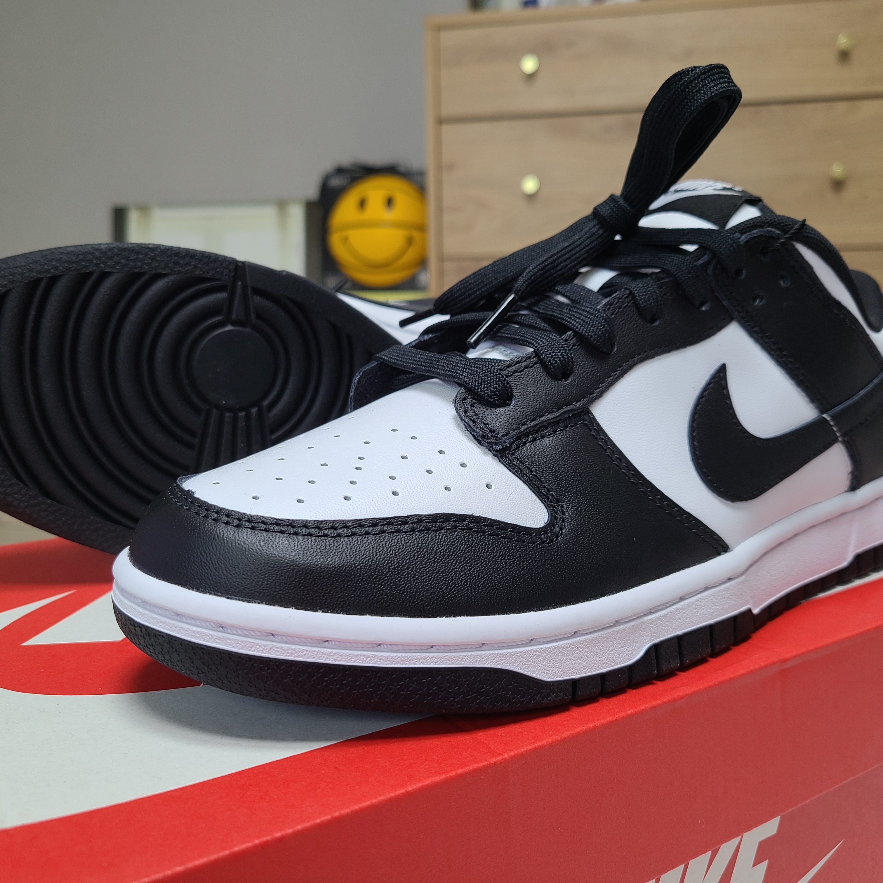 Nike Dunk Low Retro Black 착용 스타일 - 2