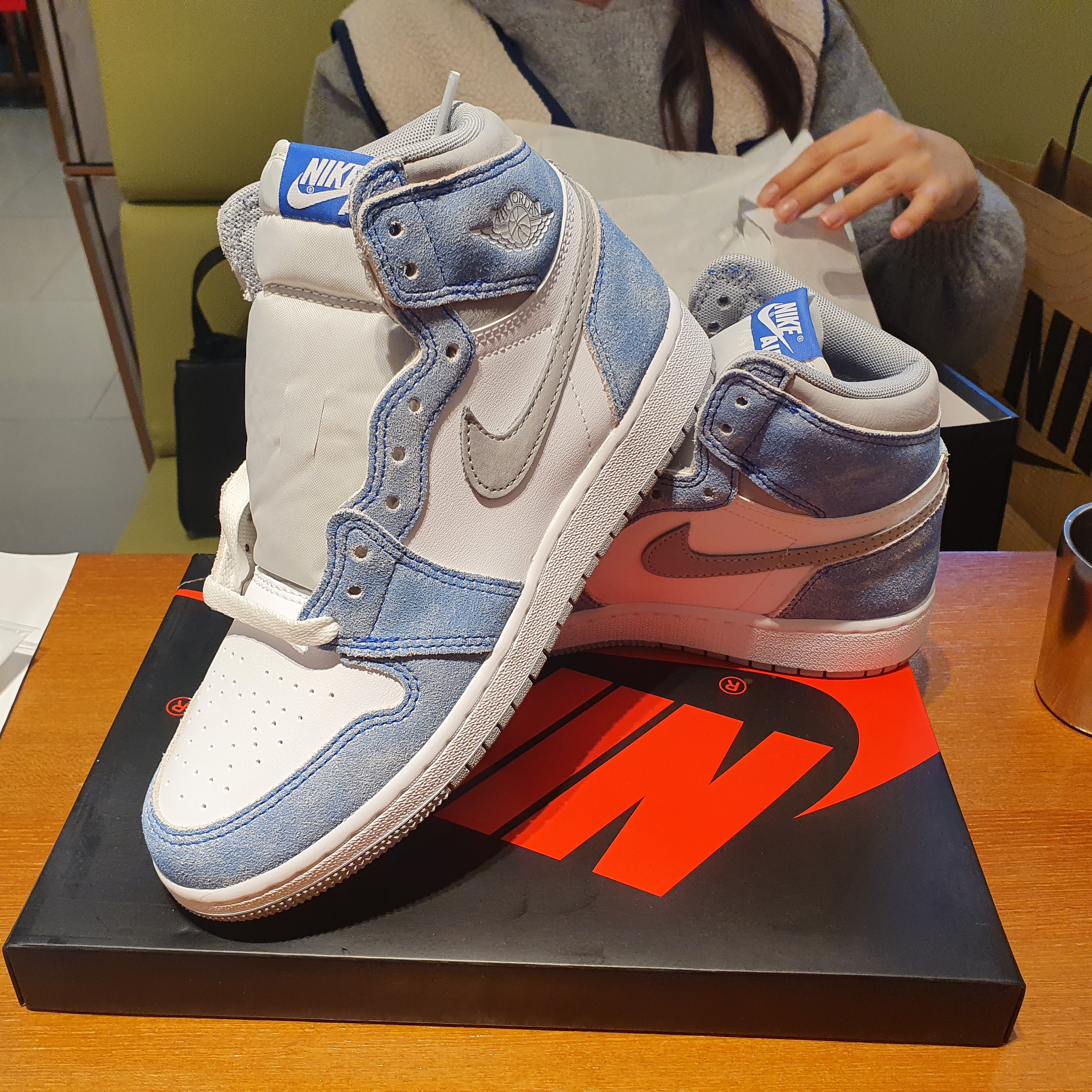 (GS) Jordan 1 Retro High OG Hyper Royal 착용 스타일