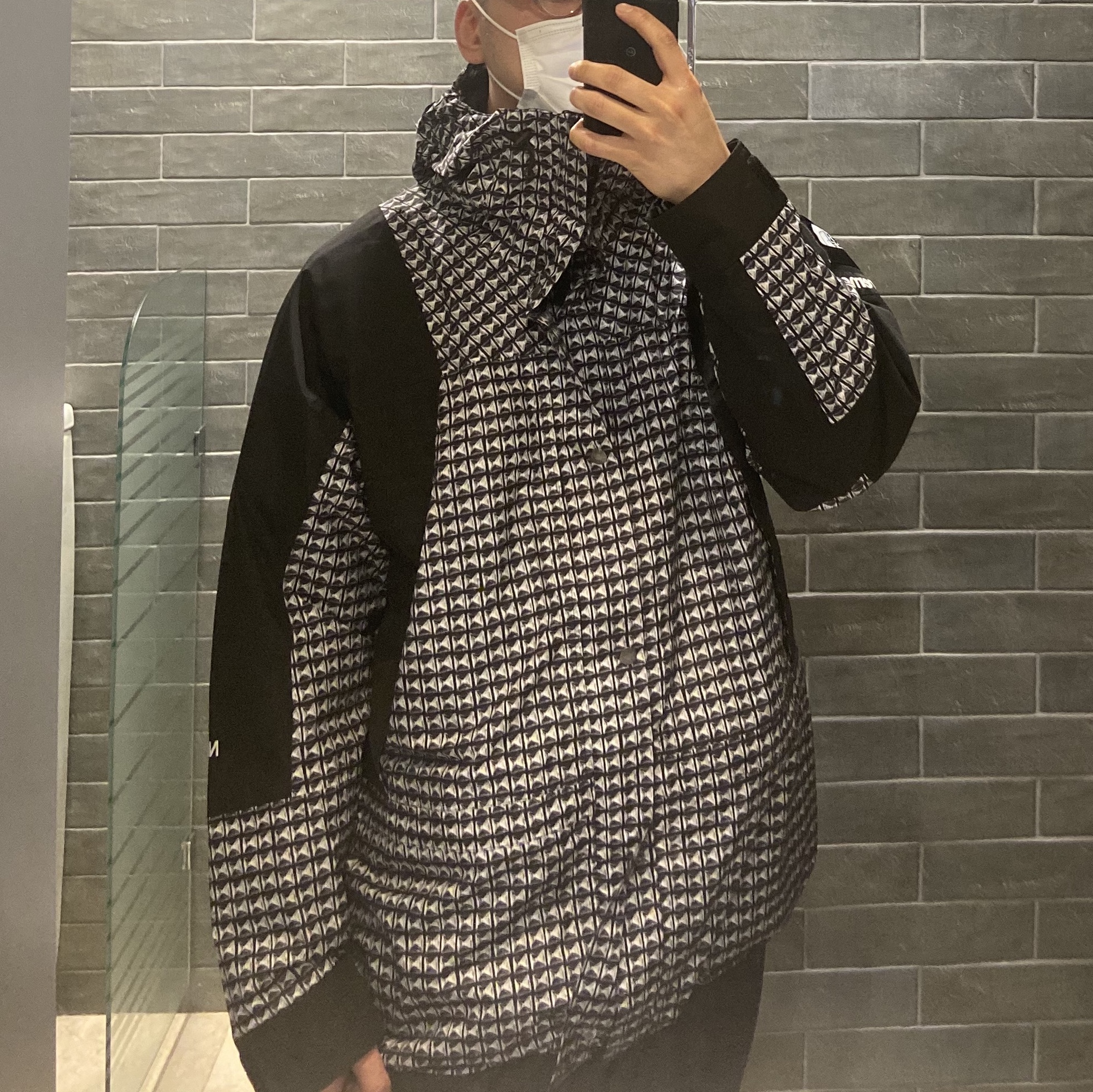 Supreme x The North Face Studded Mountain Light Jacket Black - 21SS 착용 스타일