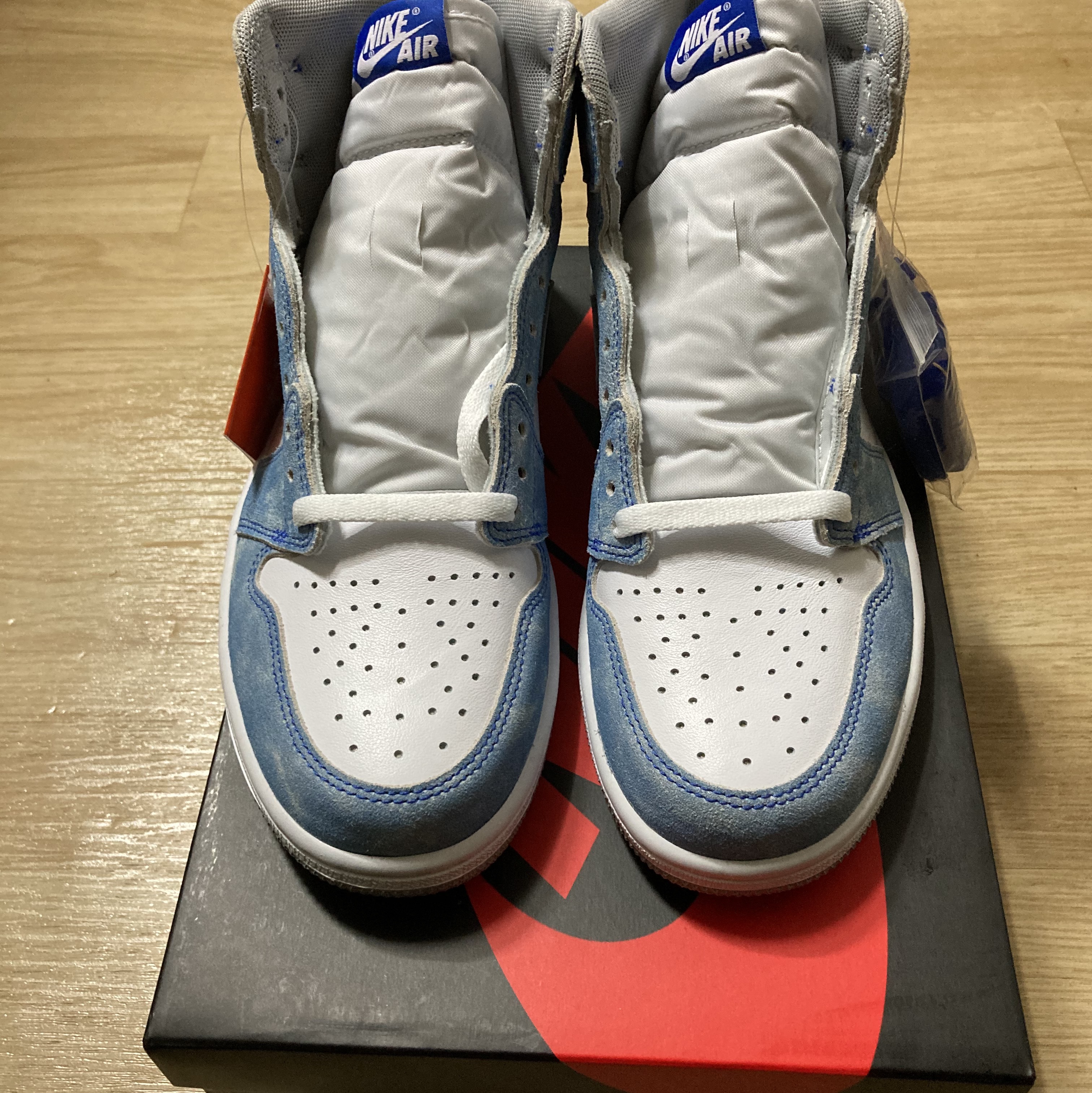 Jordan 1 Retro High OG Hyper Royal 착용 스타일 - 2