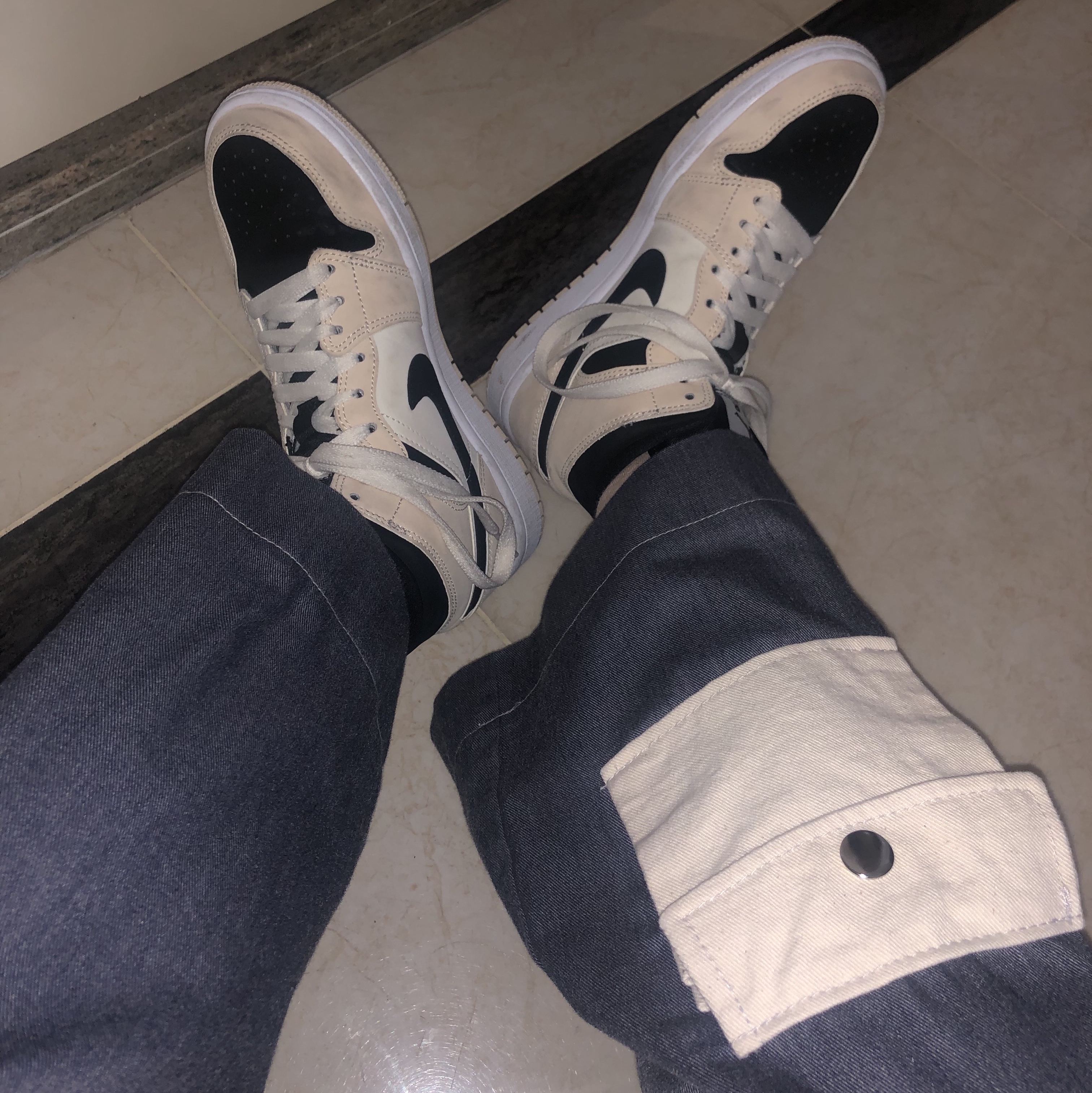 (W) Jordan 1 Mid Barely Orange 착용 스타일