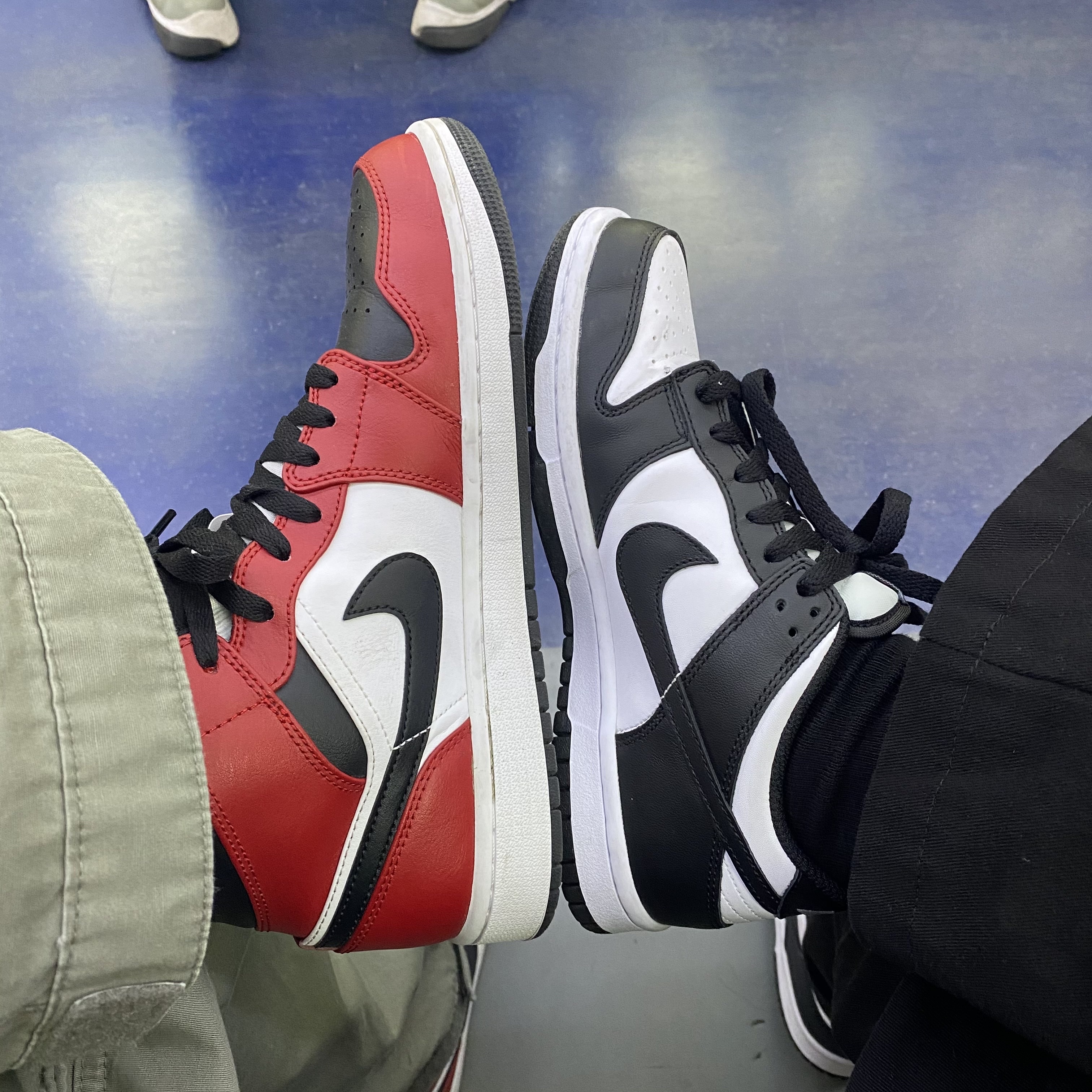 Jordan 1 Mid Chicago Black Toe, (GS) Nike Dunk Low Black 착용 스타일