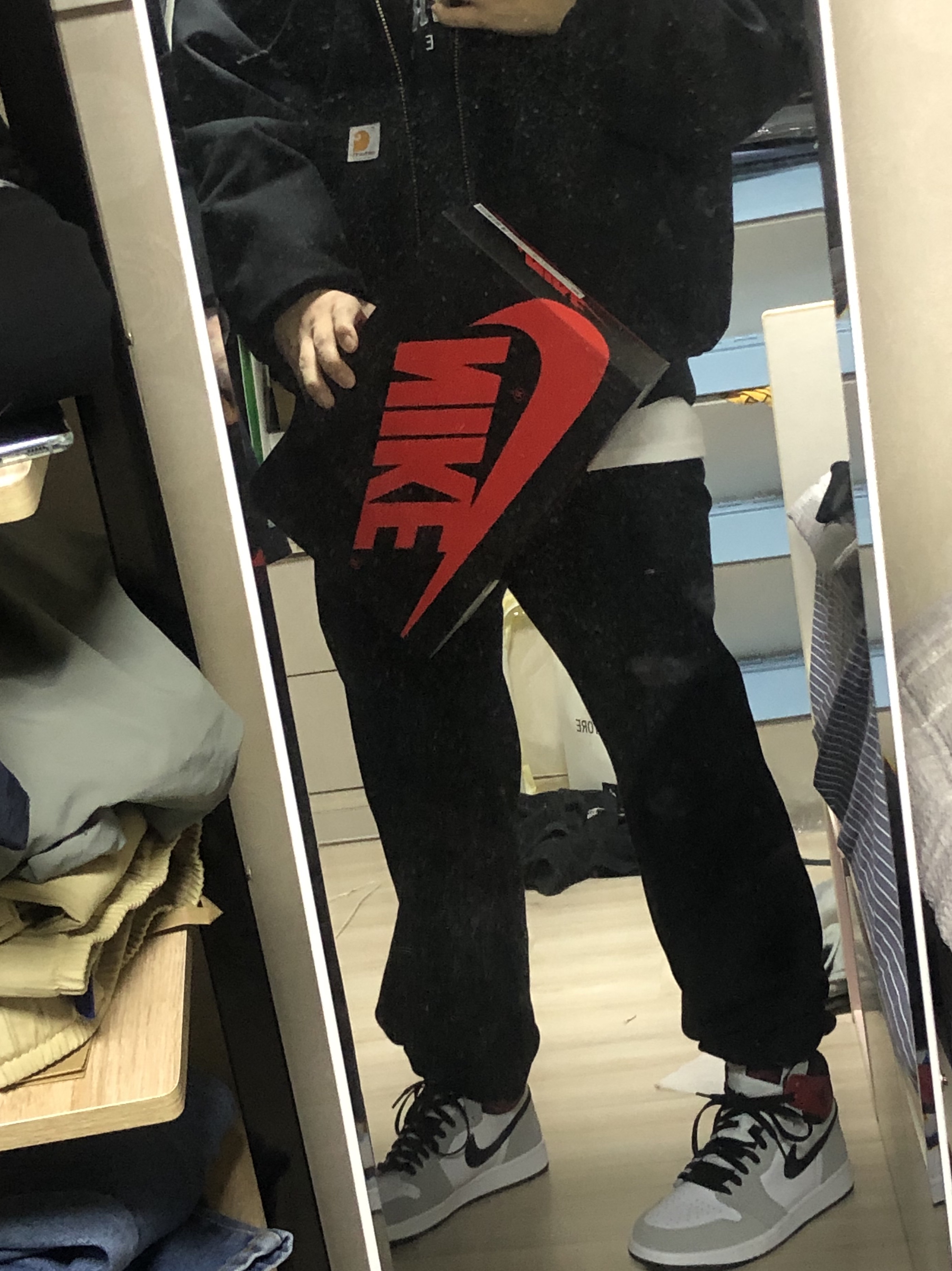 Jordan 1 Retro High OG Light Smoke Grey 착용 스타일