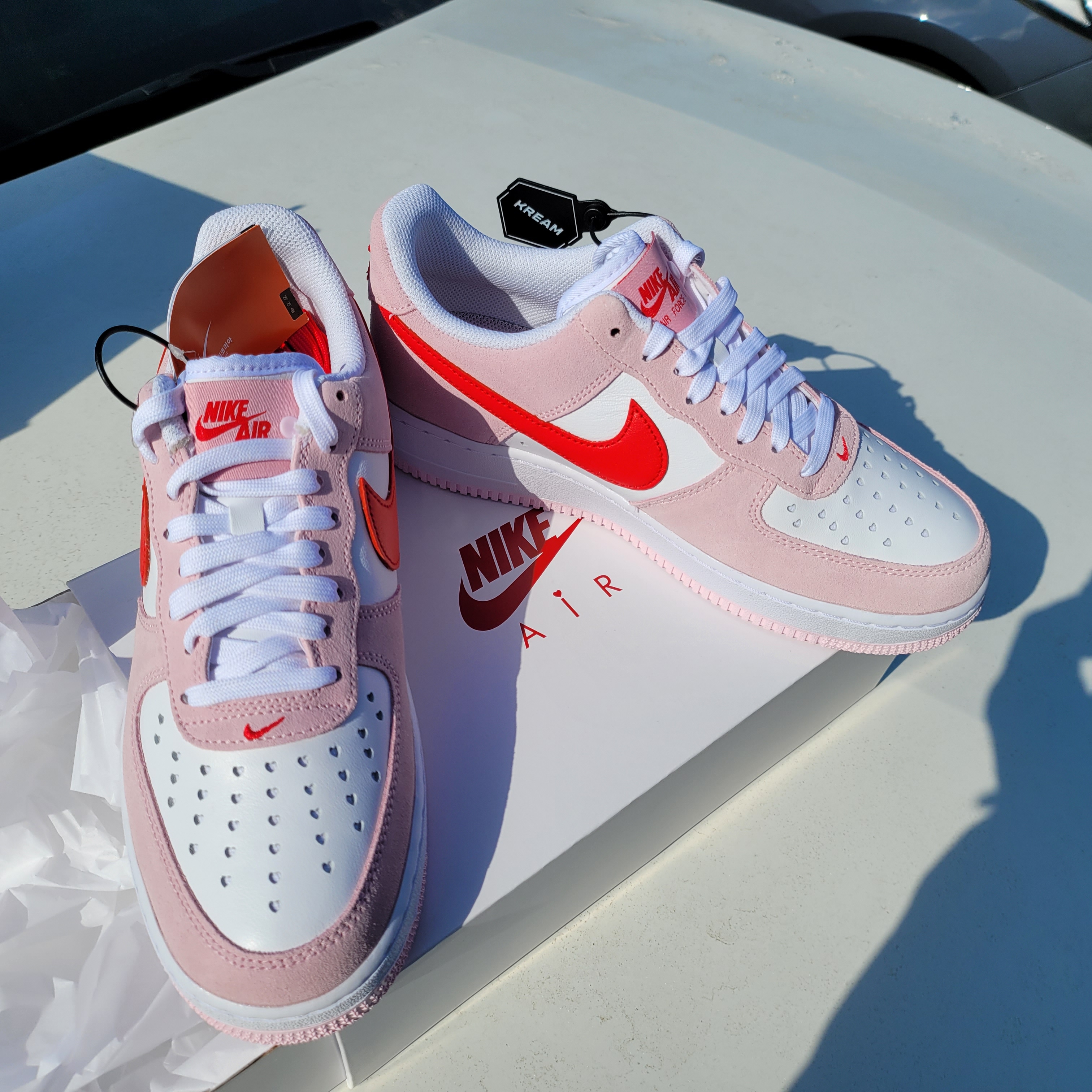 Nike Air Force 1 '07 QS Valentine's Day 착용 스타일 - 1