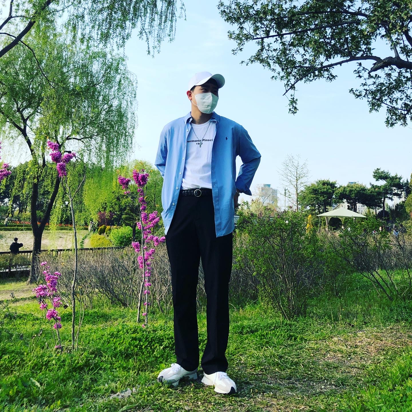 New Balance 327 White Black 착용 스타일 - 2