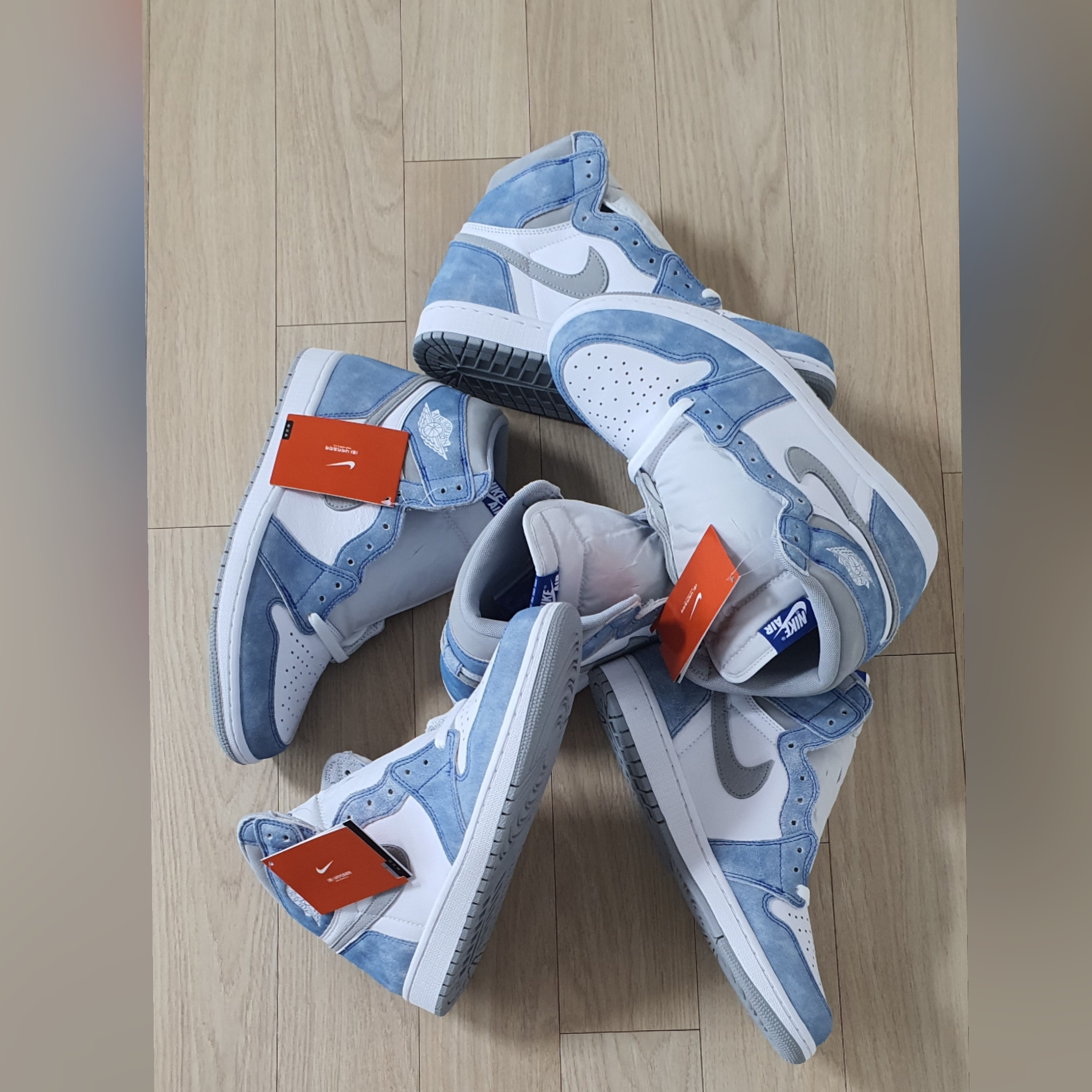 Jordan 1 Retro High OG Hyper Royal 착용 스타일 - 2