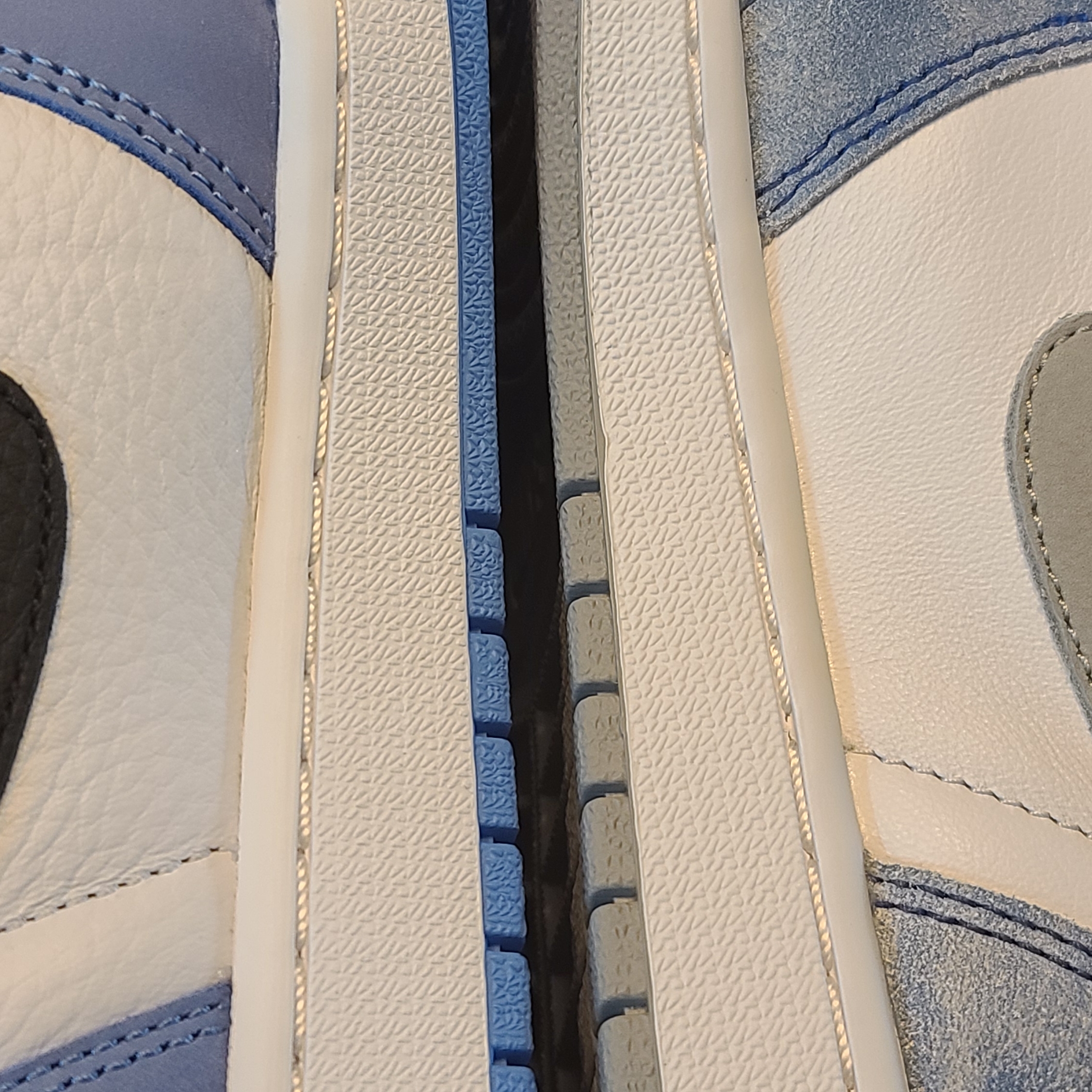 Jordan 1 Retro High OG Hyper Royal, Jordan 1 Retro High OG University Blue 착용 스타일 - 4