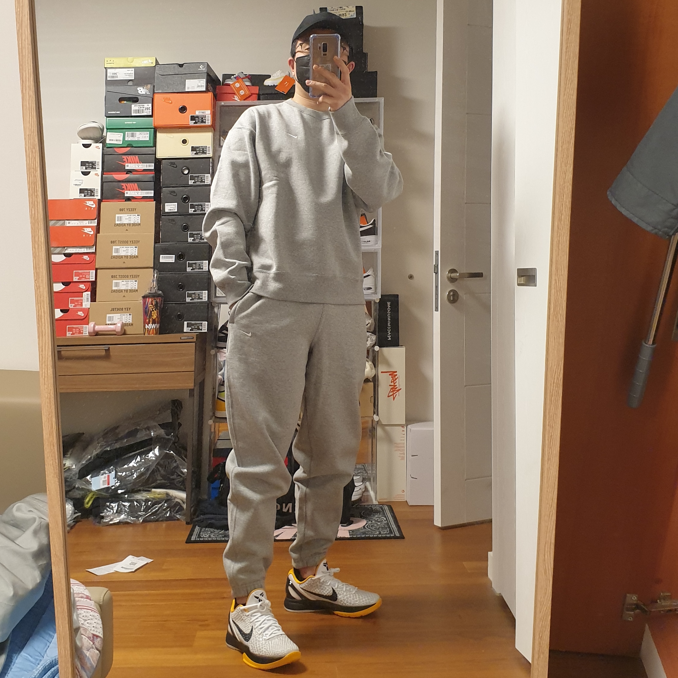Nike NRG Solo Swoosh Fleece Pants Dark Grey Heather - US/EU, Nike NRG Solo Swoosh Crew Fleece Dark Grey Heather - US/EU 착용 스타일 - 1