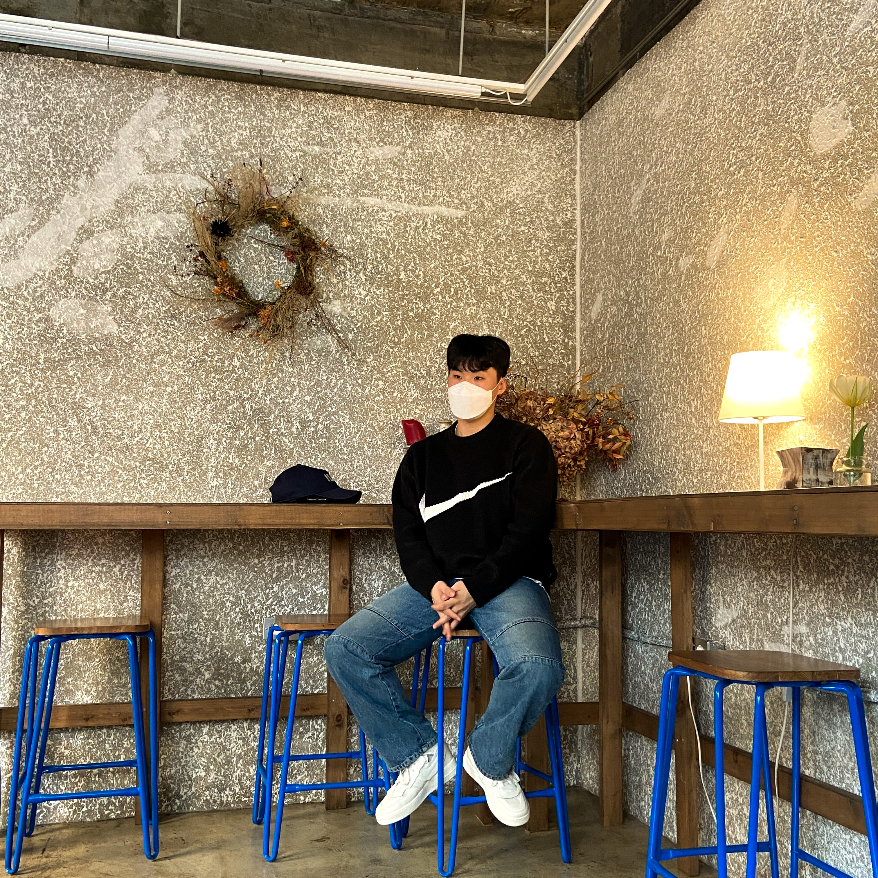 Supreme x Nike Swoosh Sweater Black - 19SS, Nike x Comme des Garcons Homme Plus Air Force Mid White 착용 스타일 - 1