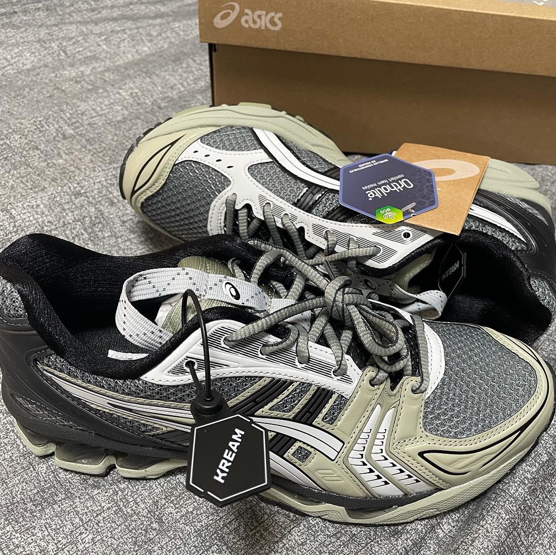 Asics UB1-S Gel-Kayano 14 Piedmont Grey 착용 스타일 - 1