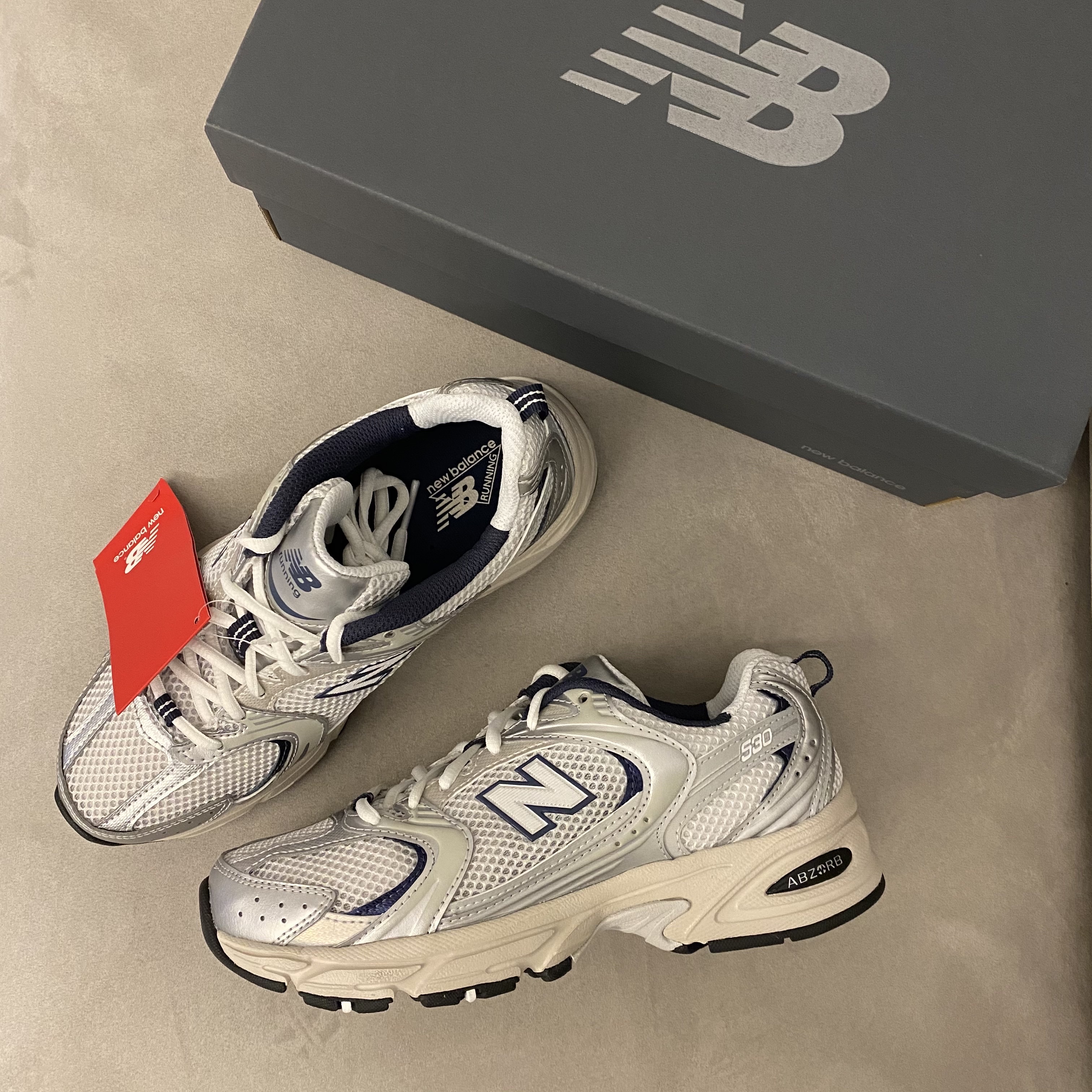 New Balance 530 Steel Grey 착용 스타일