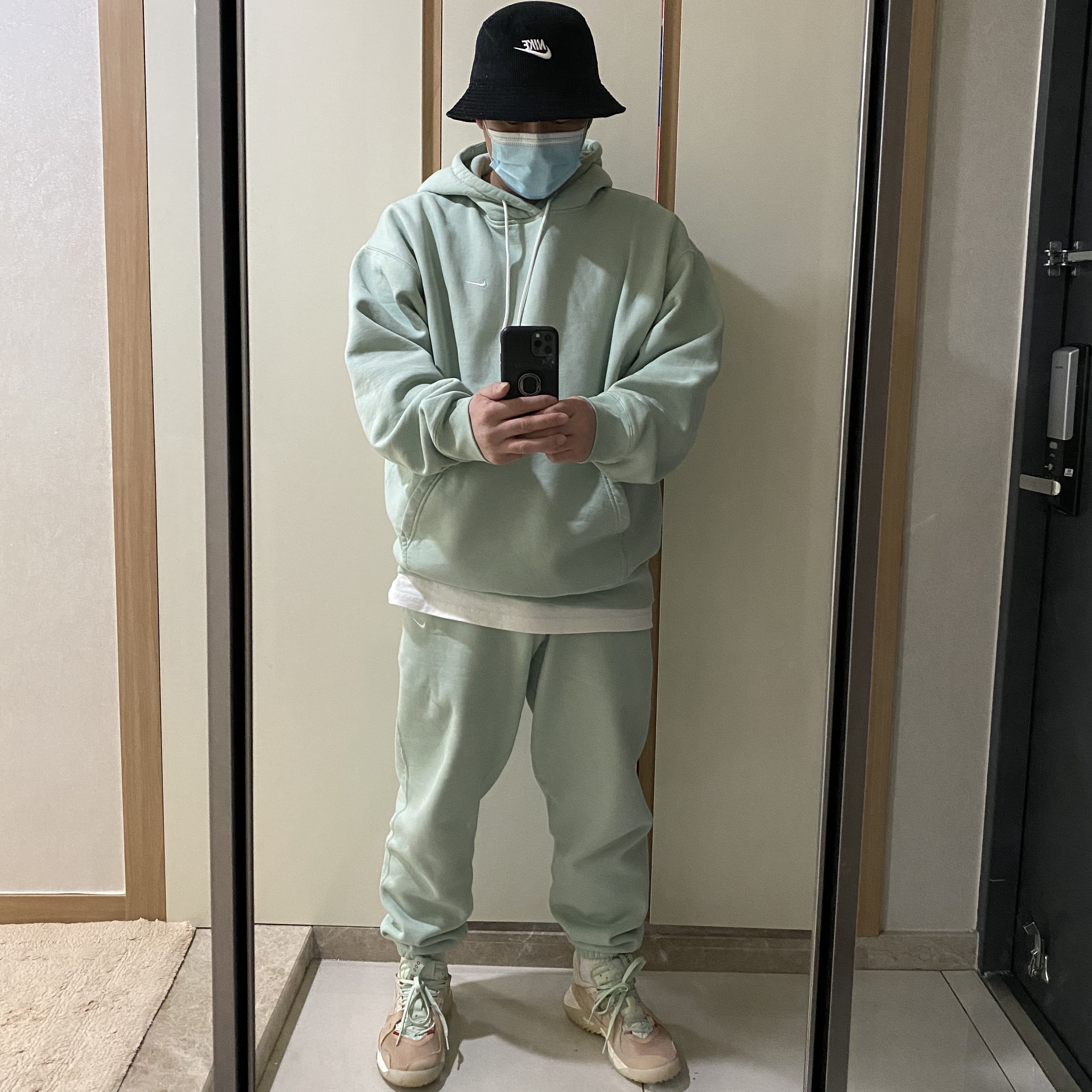 Nike M NRG Sweatpants Wash Pistachio Frost, Nike M NRG Hoodie Wash Pistachio Frost 착용 스타일