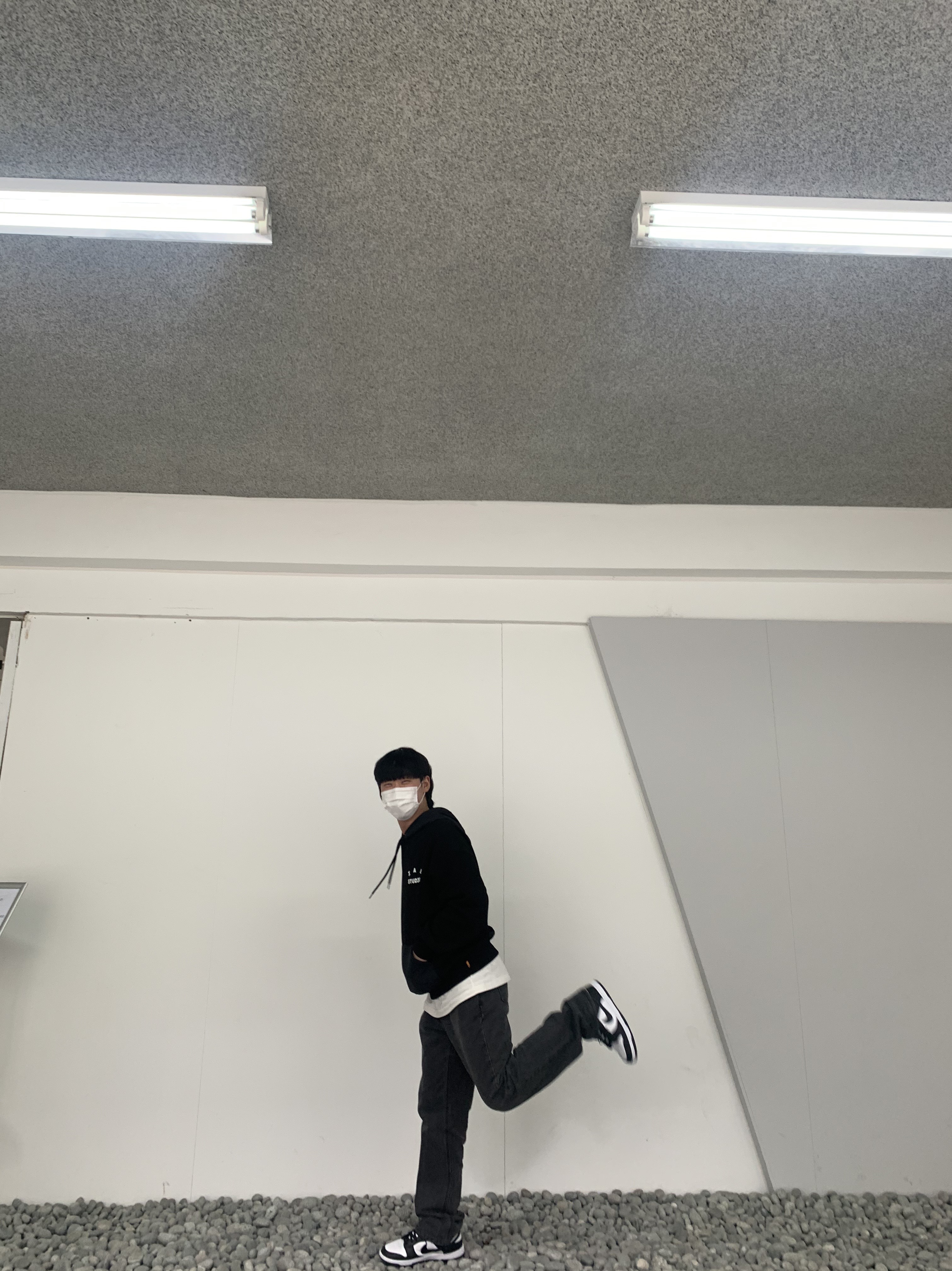 Nike Dunk Low Retro Black, IAB Studio Woven Hoodie Black 착용 스타일