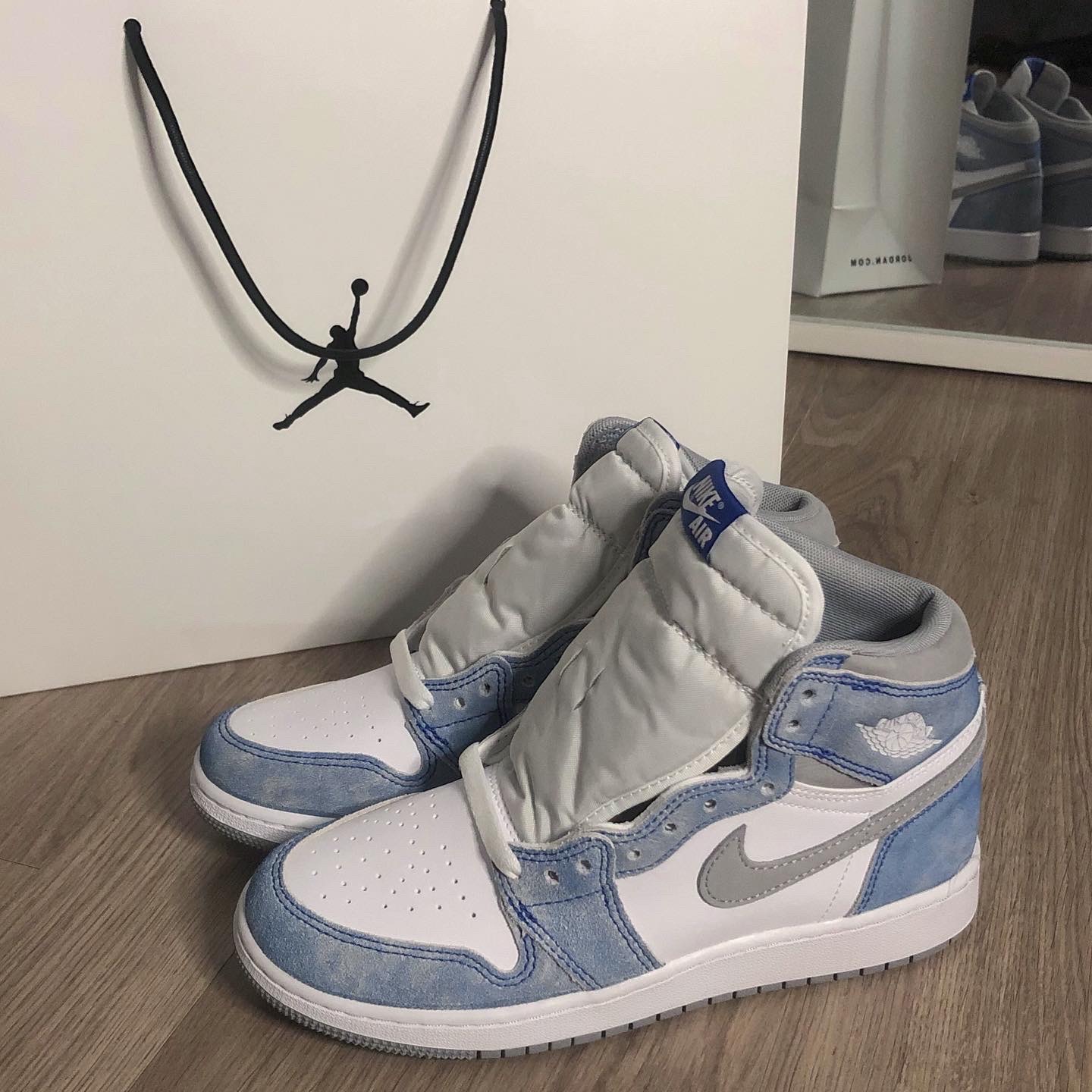 (GS) Jordan 1 Retro High OG Hyper Royal, Jordan 1 Retro High OG Hyper Royal 착용 스타일 - 2