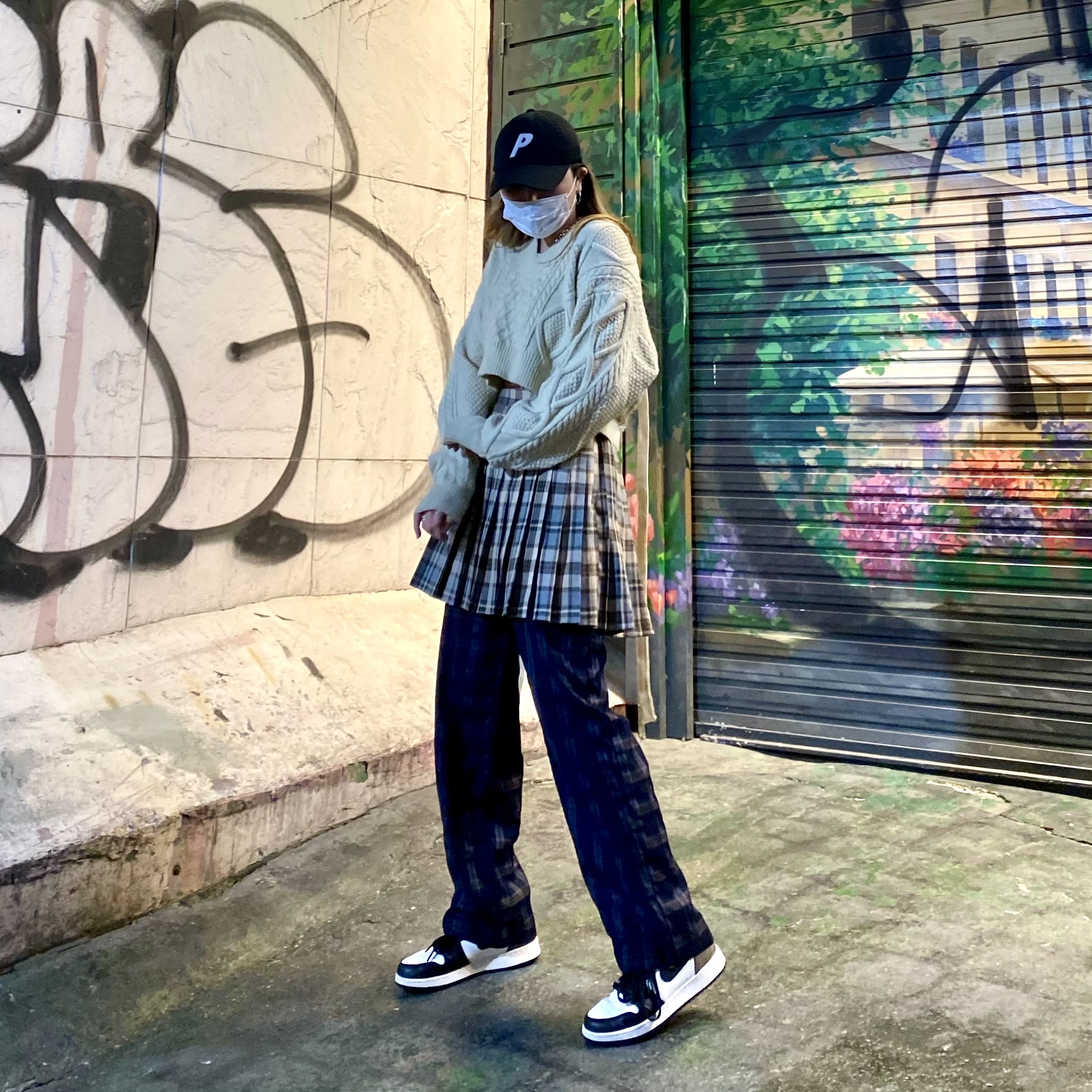 (GS) Jordan 1 Retro High OG Black Mocha, Palace P 6-Panel Black 착용 스타일