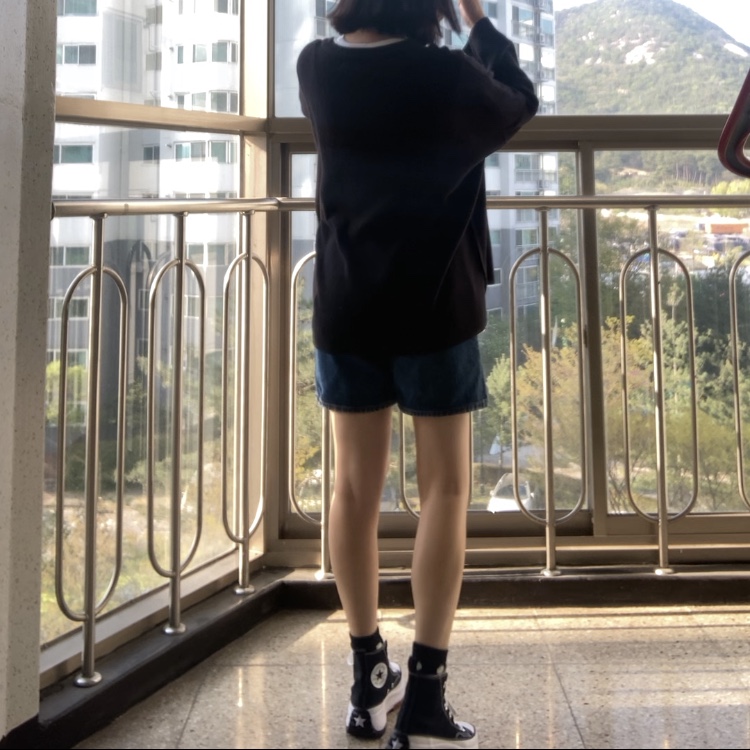 Converse Run Star Hike Hi Black White Gum 착용 스타일 - 2