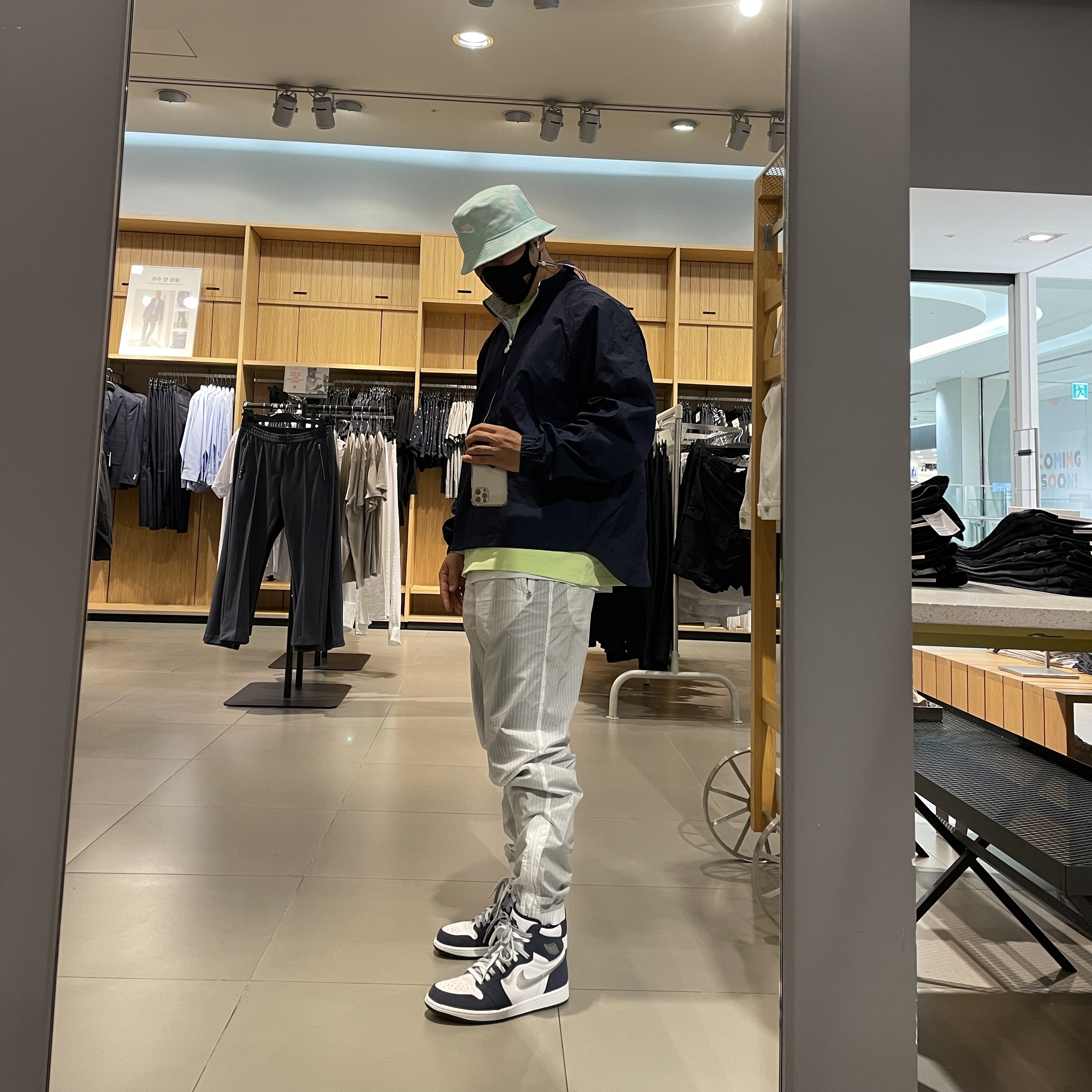 Jordan 1 Retro High OG CO.JP Midnight Navy, Nike x Kim Jones Reversible Wind Breaker Navy - US/EU 착용 스타일