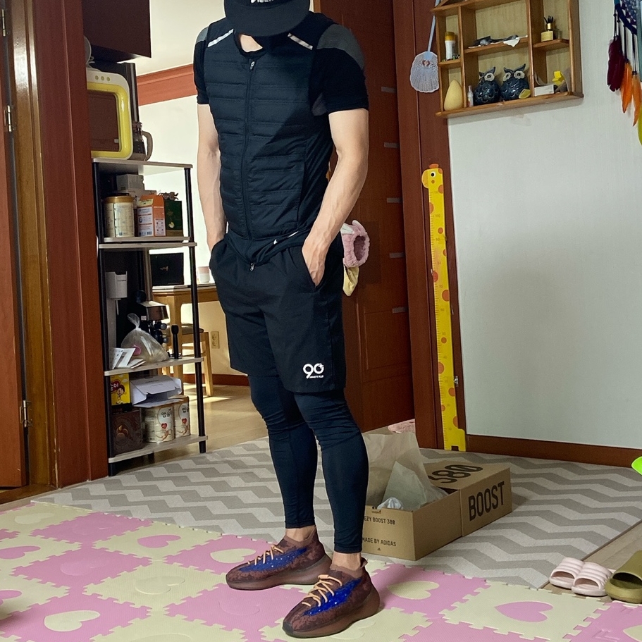 Adidas Yeezy Boost 380 Azure - Non-Reflective 착용 스타일