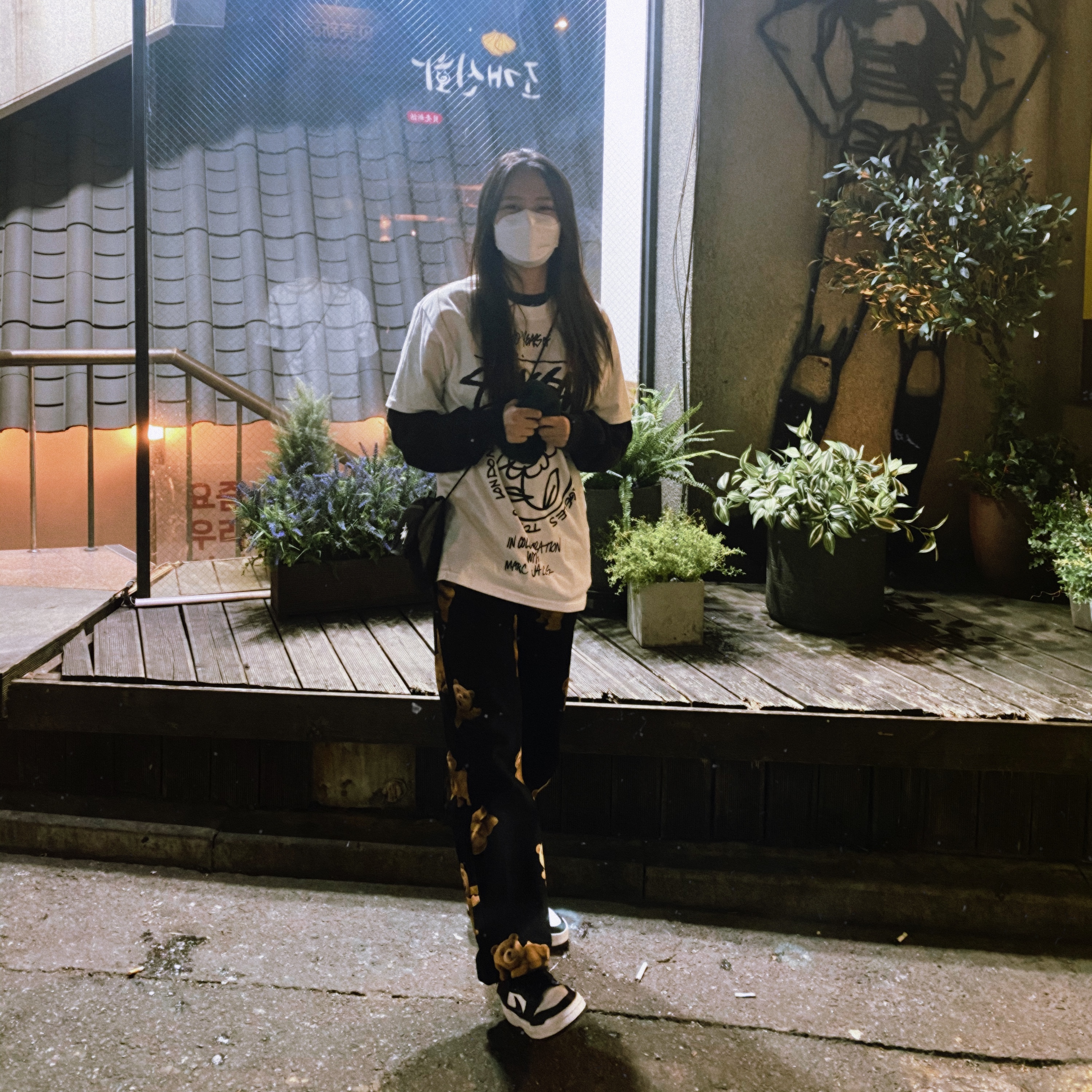 (W) Nike Dunk Low Disrupt Black White, Stussy x Marc Jacobs 40 WT T-Shirt 착용 스타일