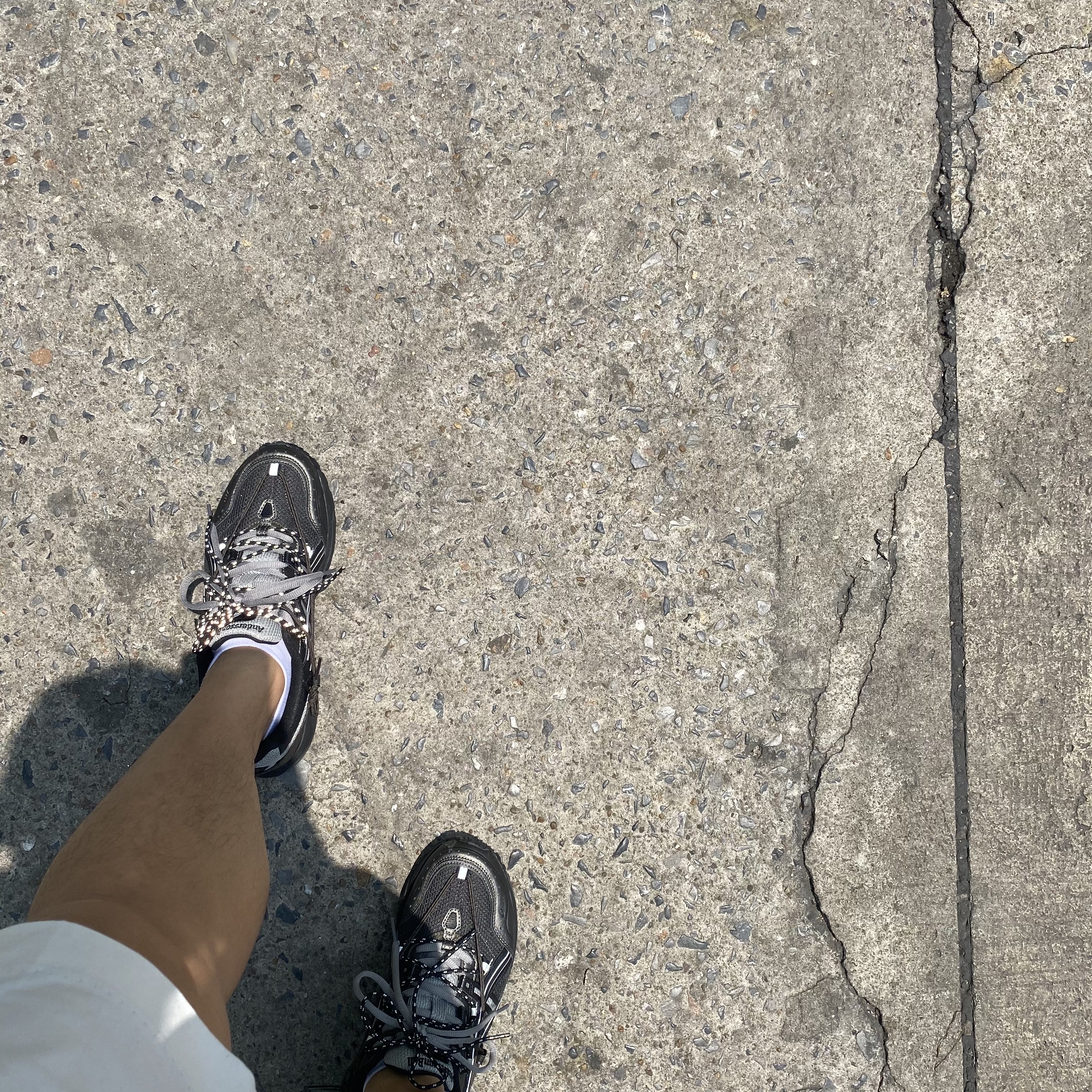 Asics x Andersson Bell Gel-1090 Black Silver 착용 스타일 - 1