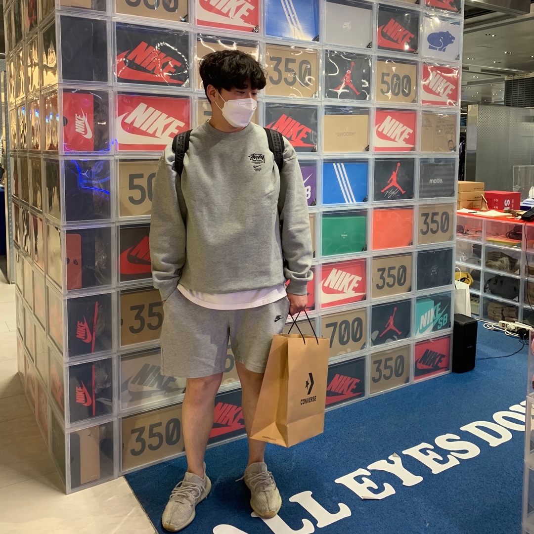 Nike x Stussy NRG ZR Fleece Crewneck Heather Grey - US/EU, Adidas Yeezy Boost 350 V2 Yeshaya - Reflective 착용 스타일