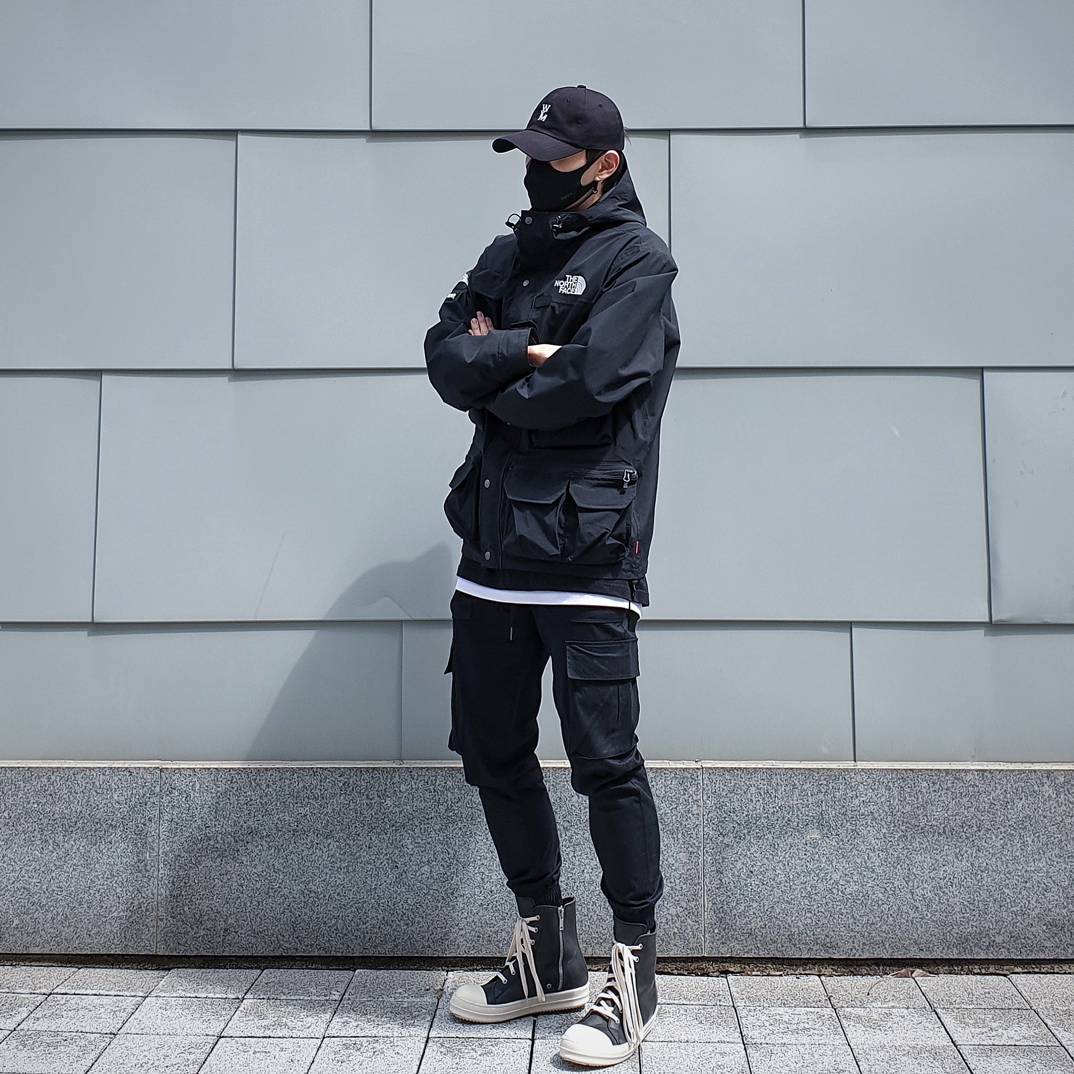 Supreme x The North Face Cargo Jacket Black - 20SS 착용 스타일 - 1