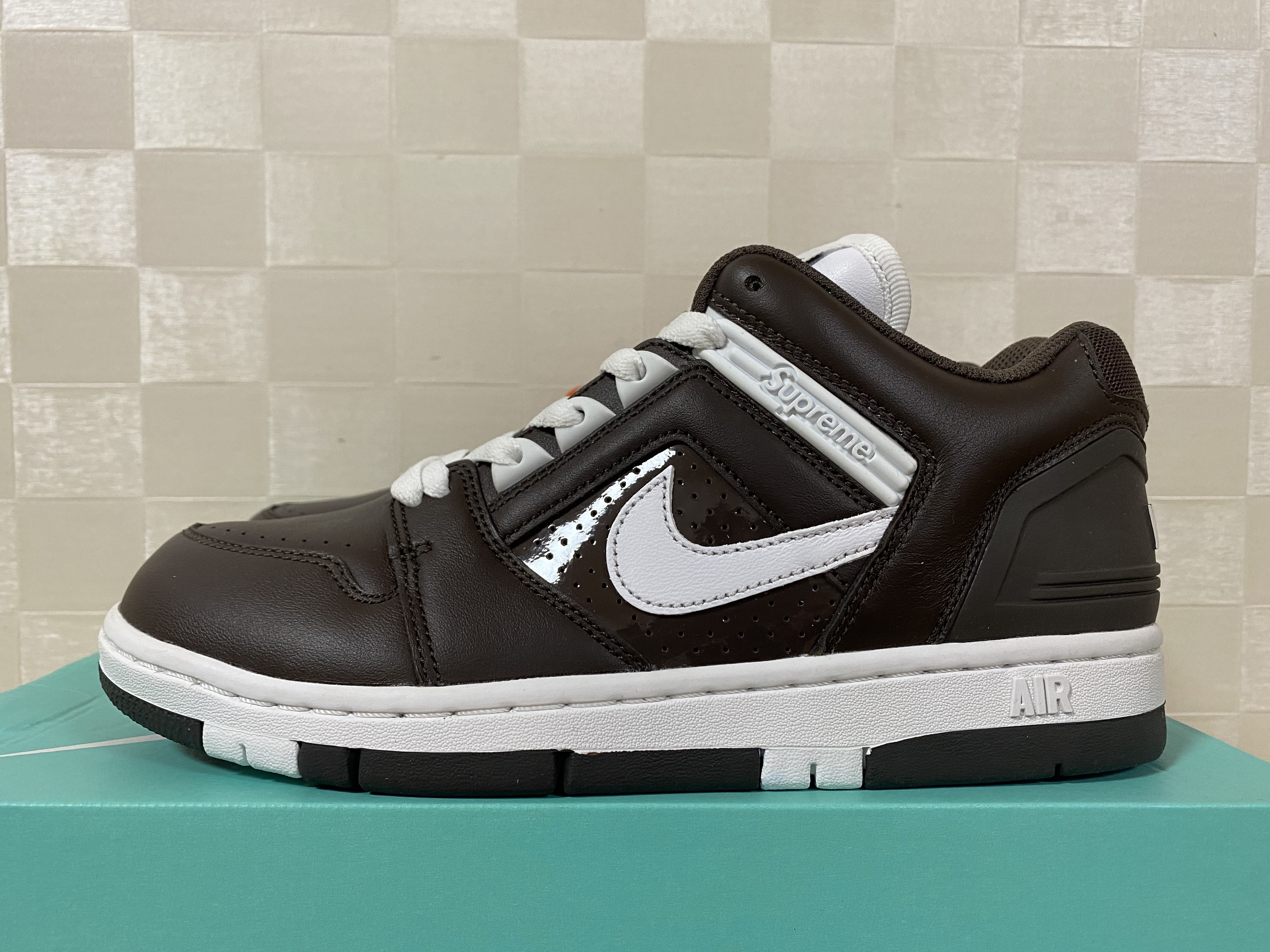 Nike x Supreme SB Air Force 2 Low Brown 착용 스타일