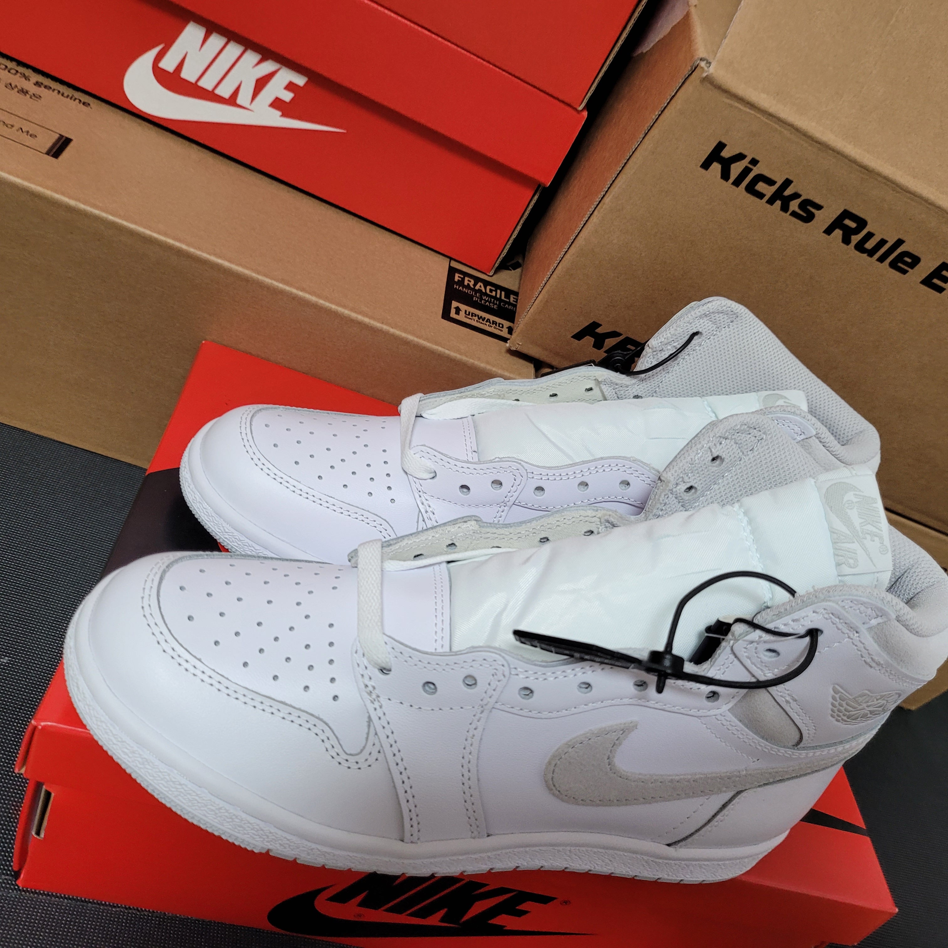 Jordan 1 High 85 Neutral Grey 착용 스타일 - 1