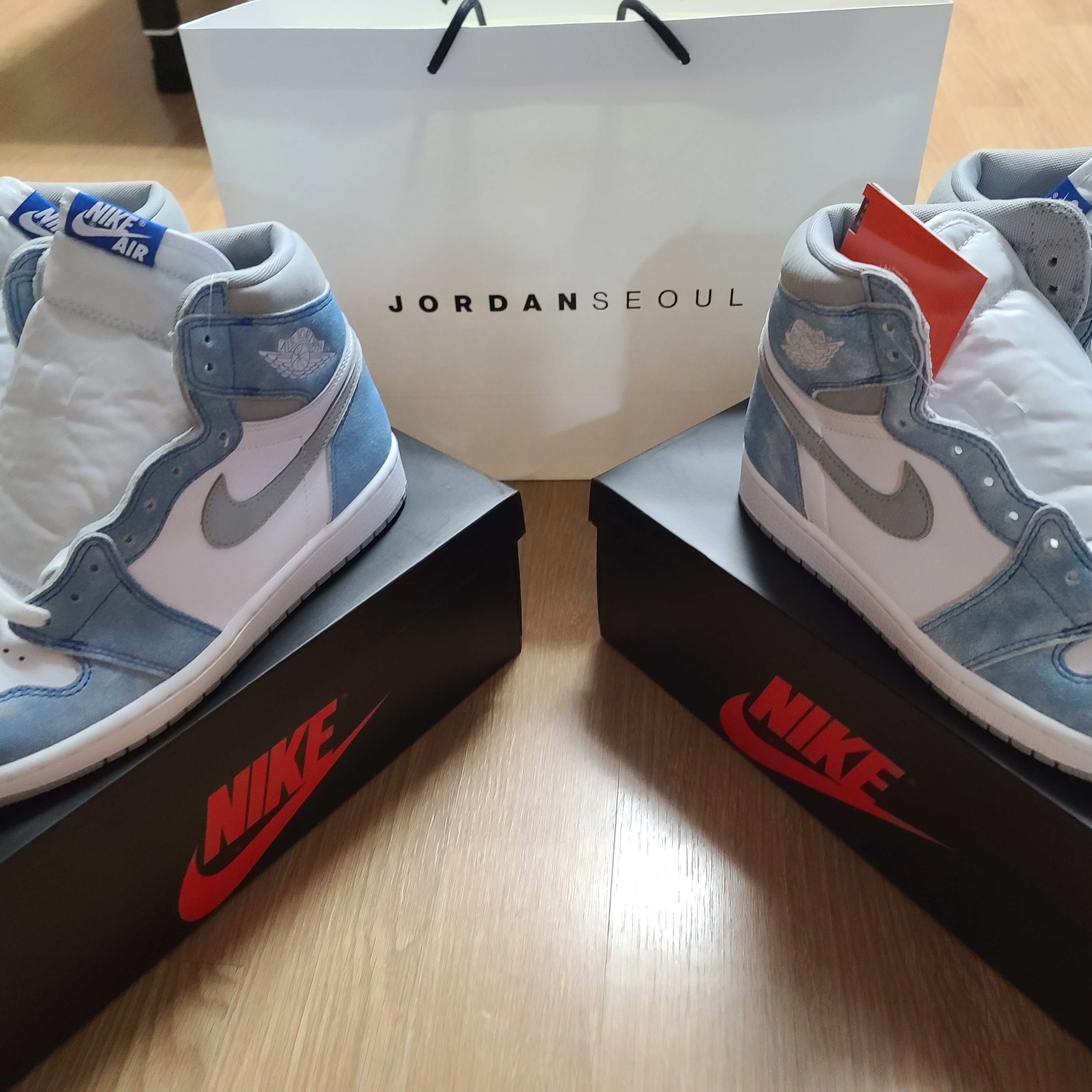 Jordan 1 Retro High OG Hyper Royal 착용 스타일 - 1