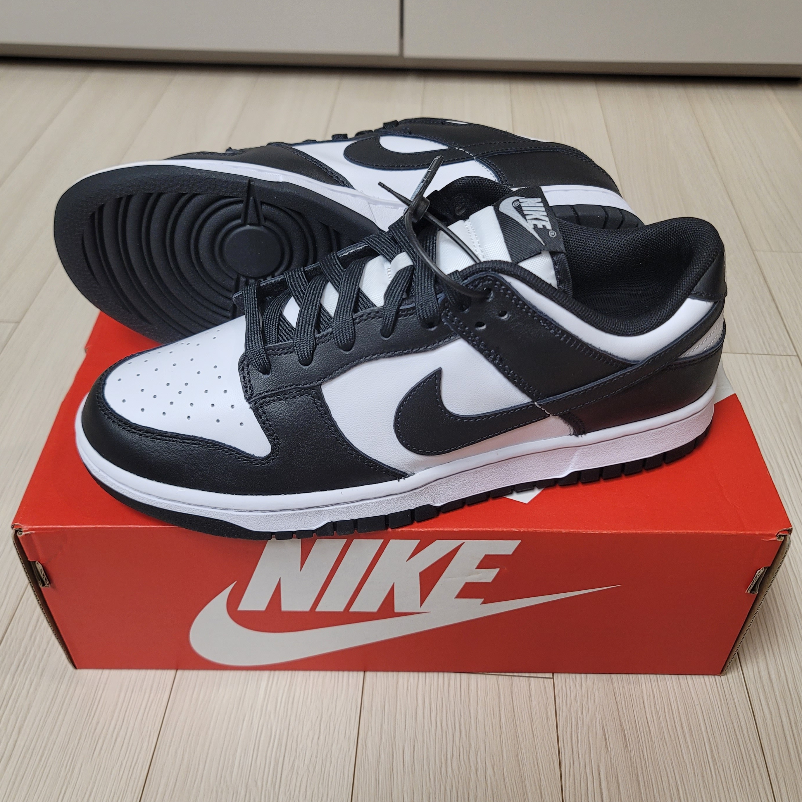Nike Dunk Low Retro Black 착용 스타일 - 3