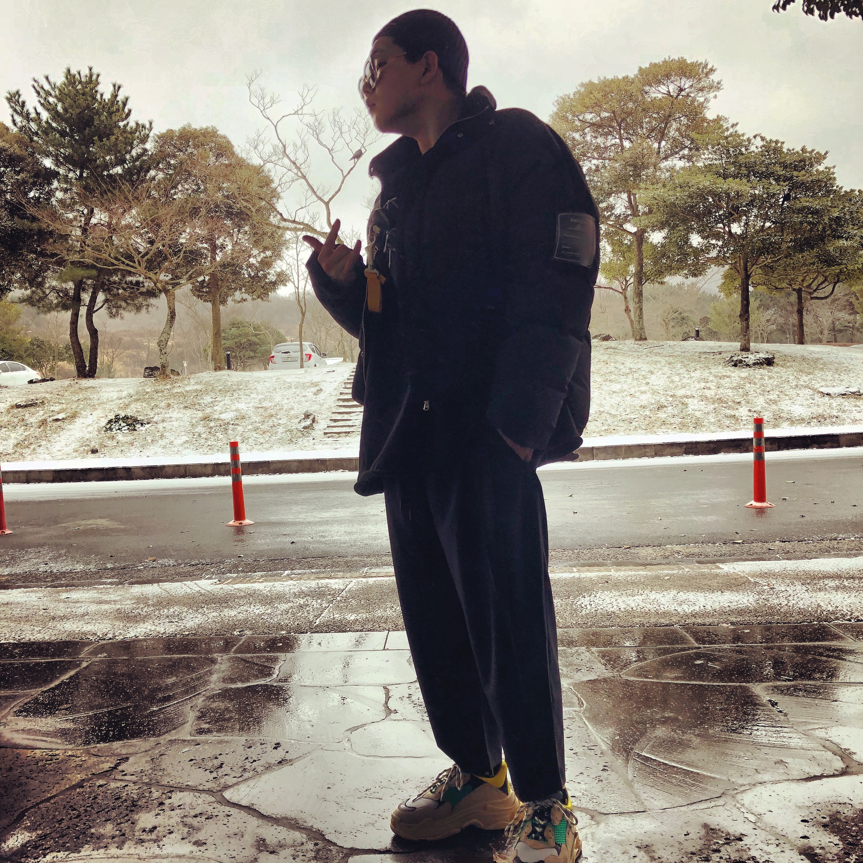 Balenciaga Triple S Yellow Green 착용 스타일