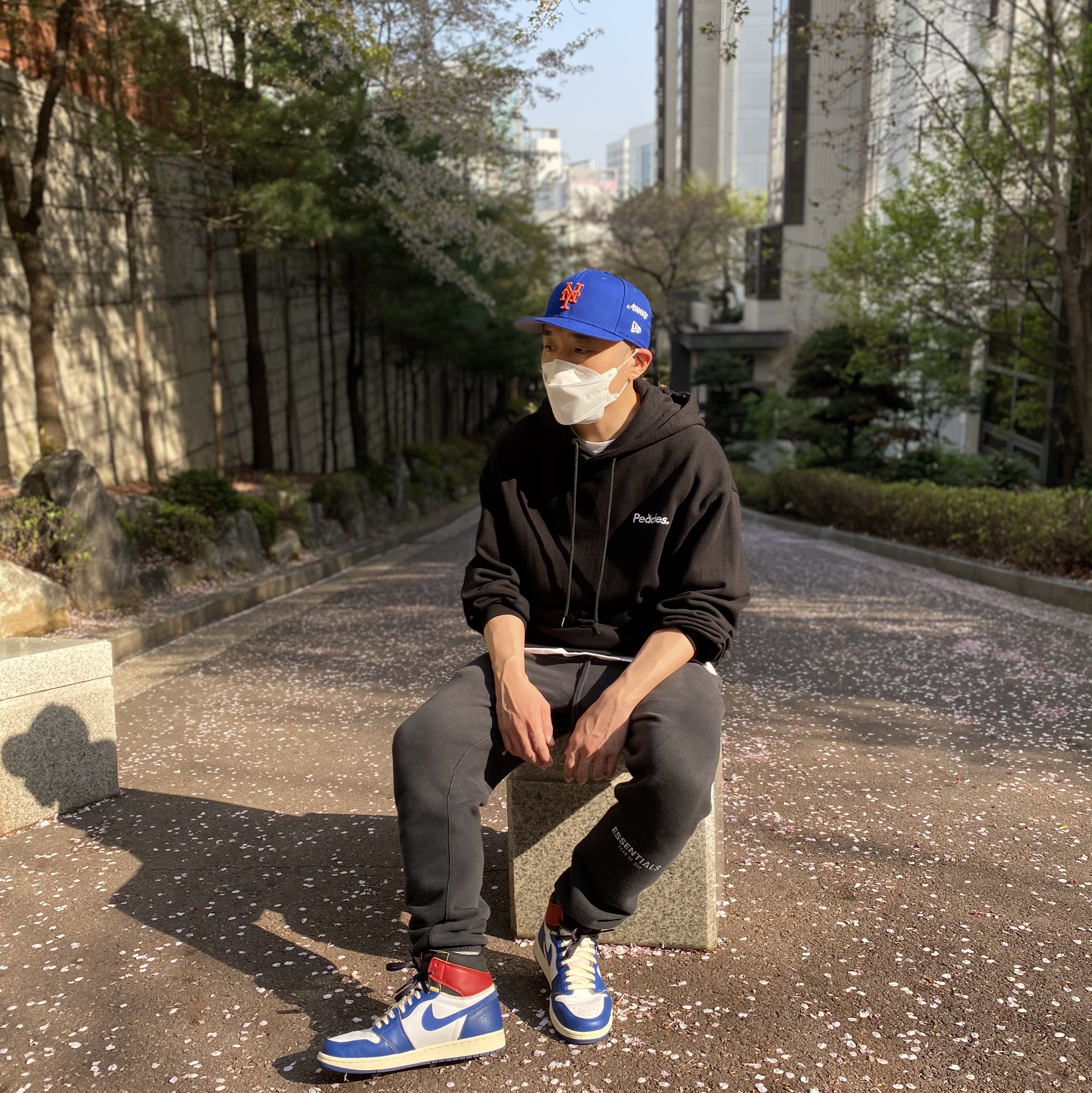Jordan 1 x Union Retro High Blue Toe, Essentials Sweatpants Dark Slate/Black 2020 착용 스타일