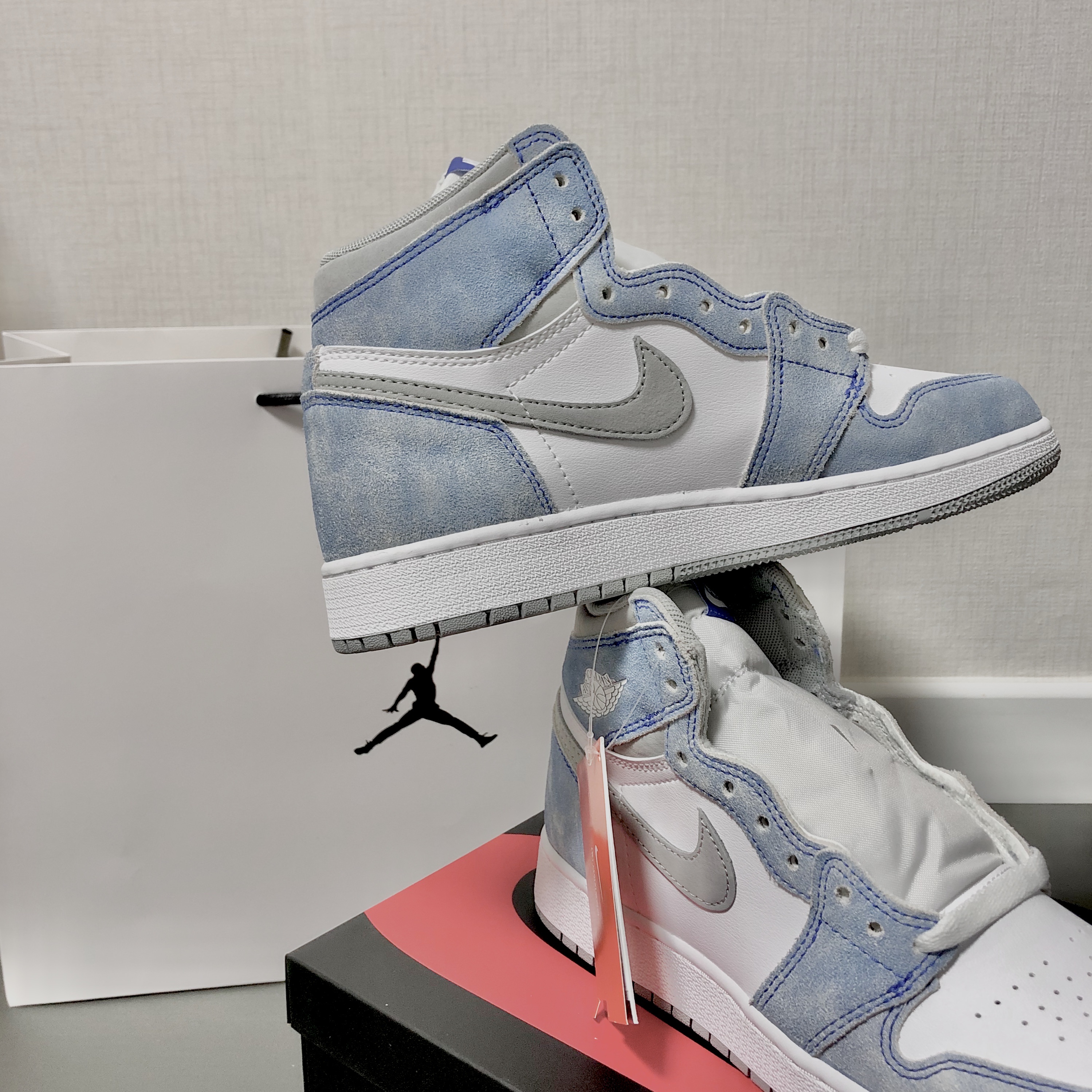 (GS) Jordan 1 Retro High OG Hyper Royal 착용 스타일 - 1
