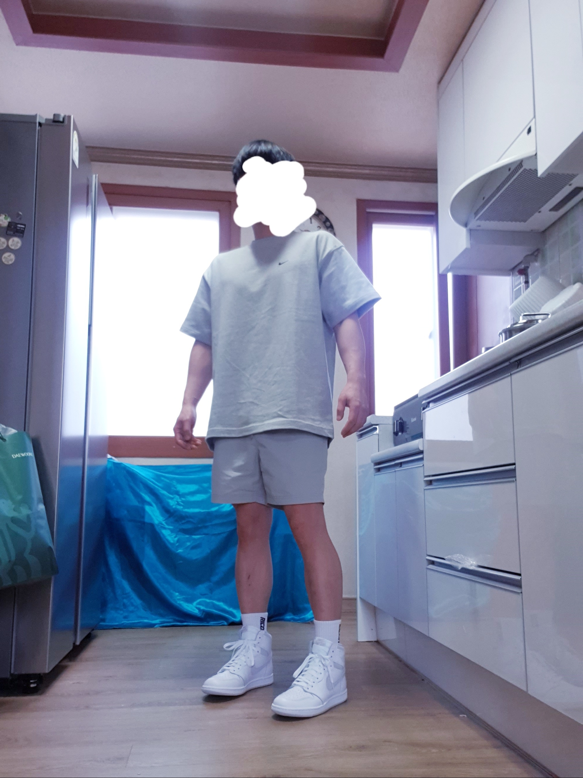 Jordan 1 High 85 Neutral Grey, Nike x Kim Jones Oversized T-Shirt Grey Heather - Asia 착용 스타일 - 2