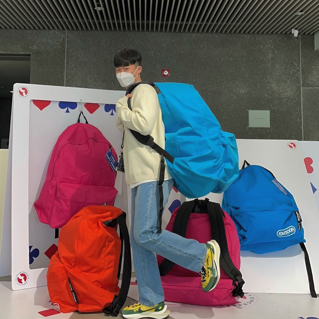 Nike x Sacai VaporWaffle Tour Yellow & Gorge Green Sail 착용 스타일