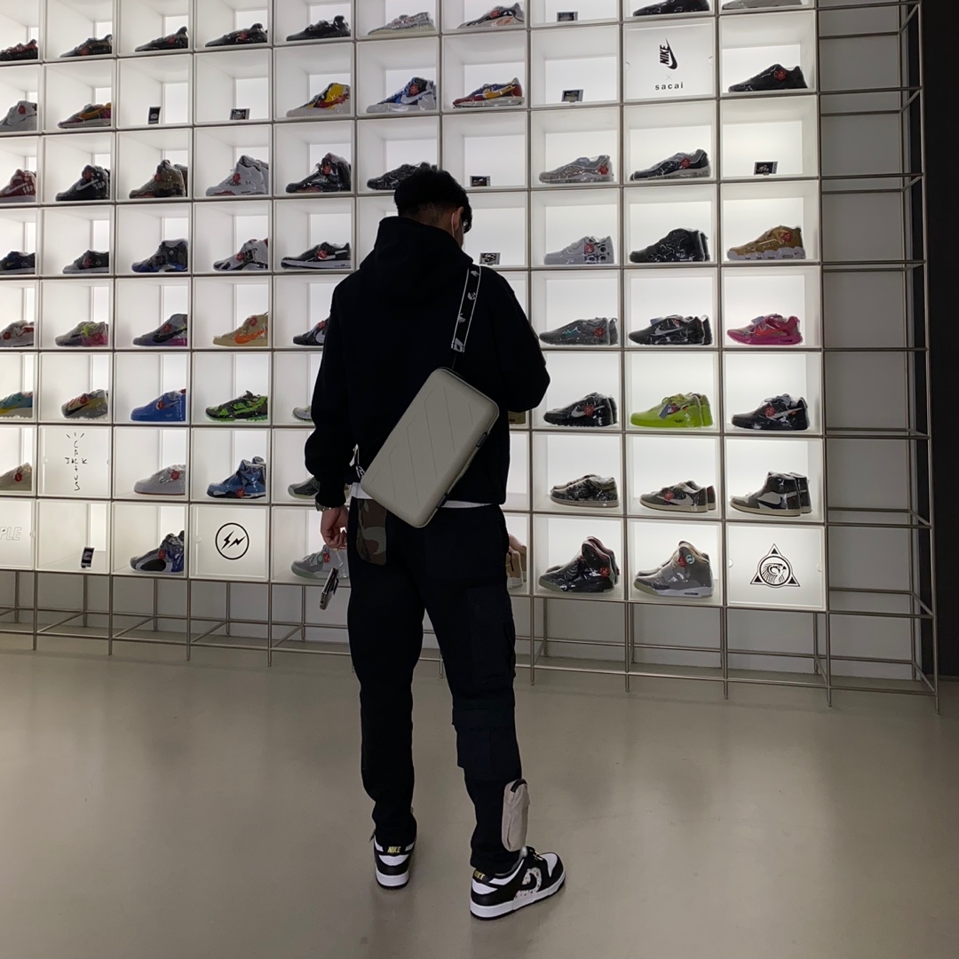 Nike x Supreme SB Dunk Low Black, Nike x Travis Scott NRG AG Utility Hoodie Black 착용 스타일