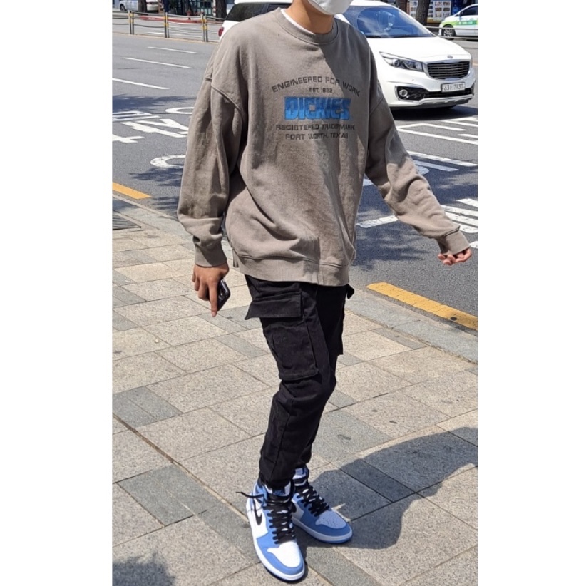 Jordan 1 Retro High OG University Blue 착용 스타일