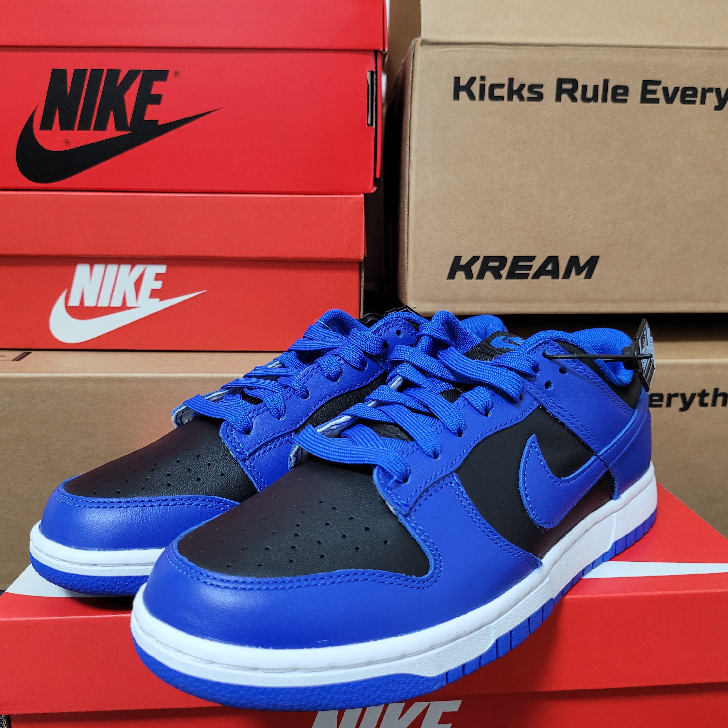 Nike Dunk Low Retro Hyper Cobalt 착용 스타일 - 1