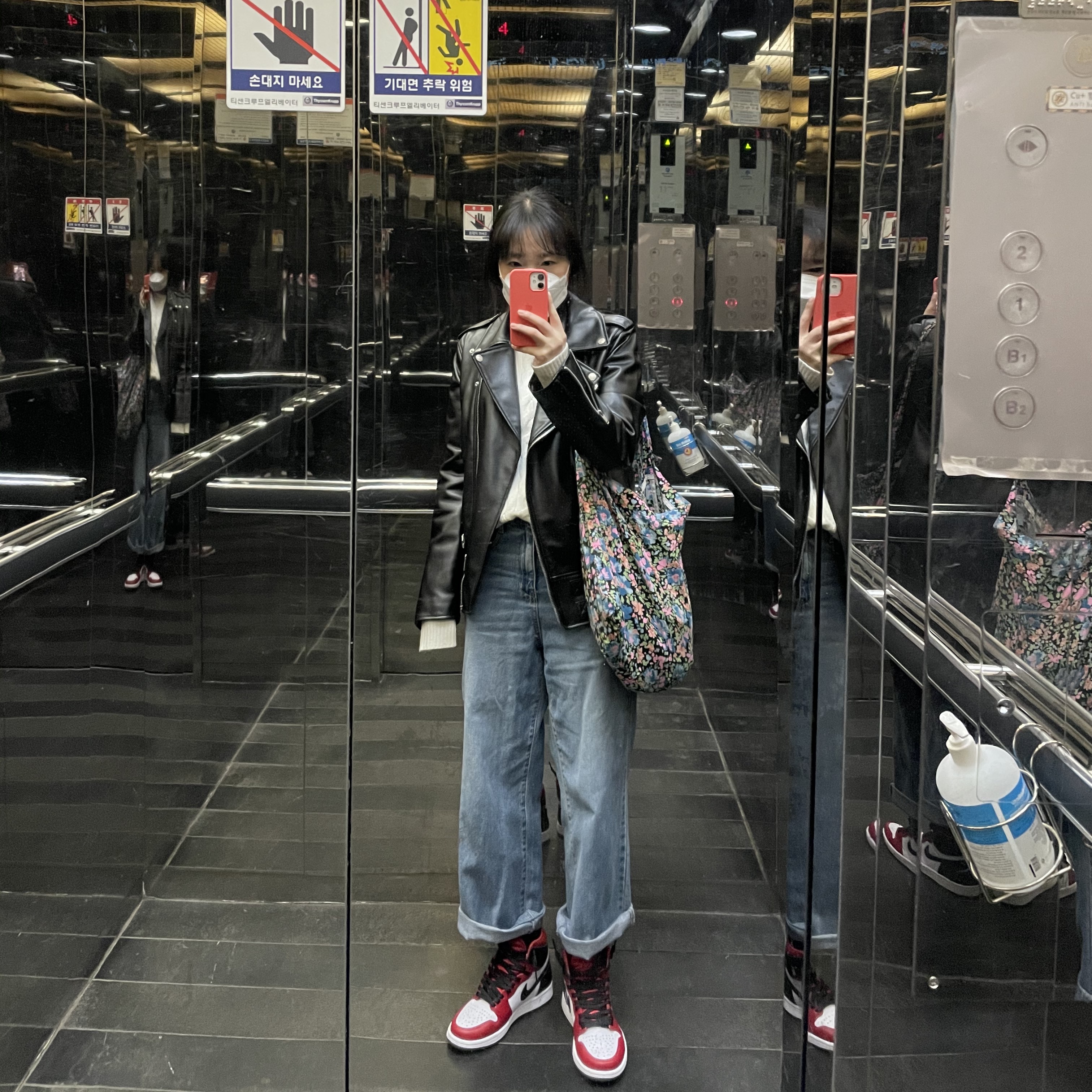 (W) Jordan 1 Retro High Satin Red 착용 스타일