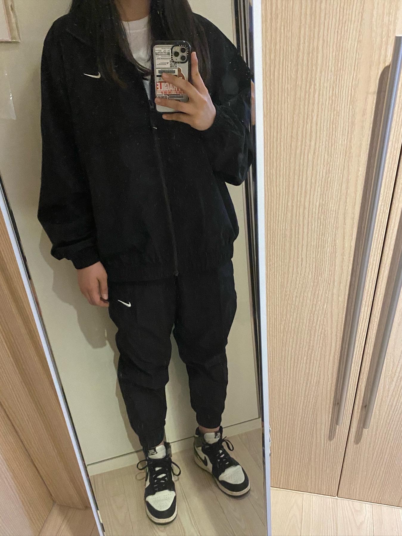 Nike M NRG Solo Swoosh Track Jacket Black - Asia, Nike M NRG Solo Swoosh Track Pants Black - Asia 착용 스타일 - 2