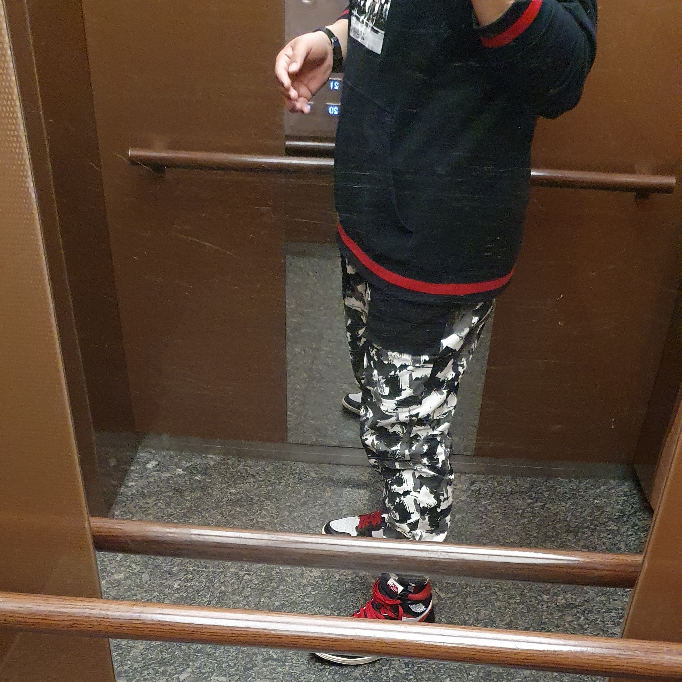 Jordan 1 Retro High OG Gym Red 착용 스타일 - 1