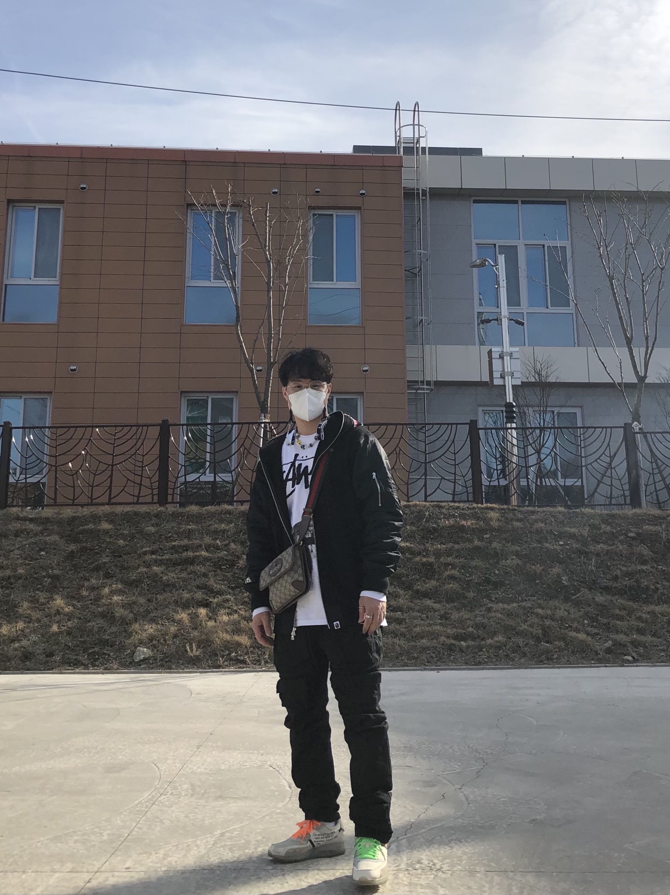 Nike x Off-White Dunk Low University Gold Midnight Navy, Nike x Off-White Air Max 90 The Ten 착용 스타일 - 2
