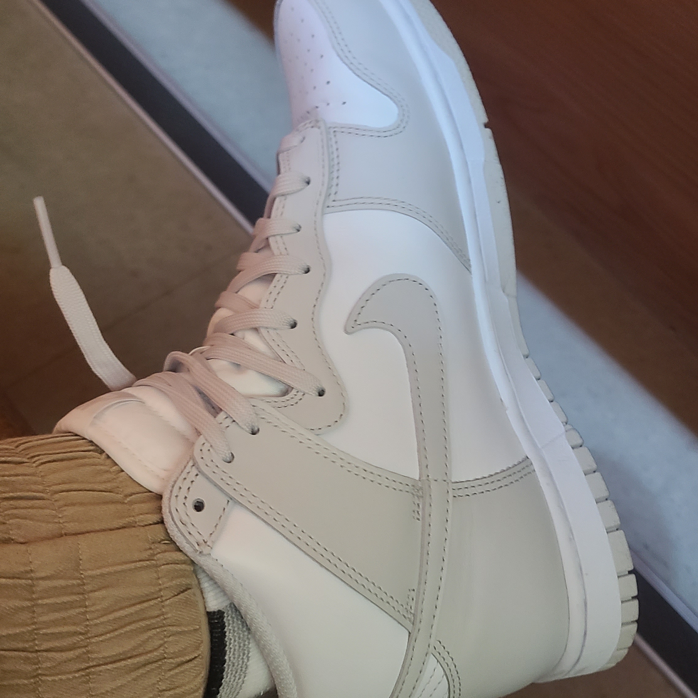 Nike Dunk High Retro Vast Grey 착용 스타일 - 1