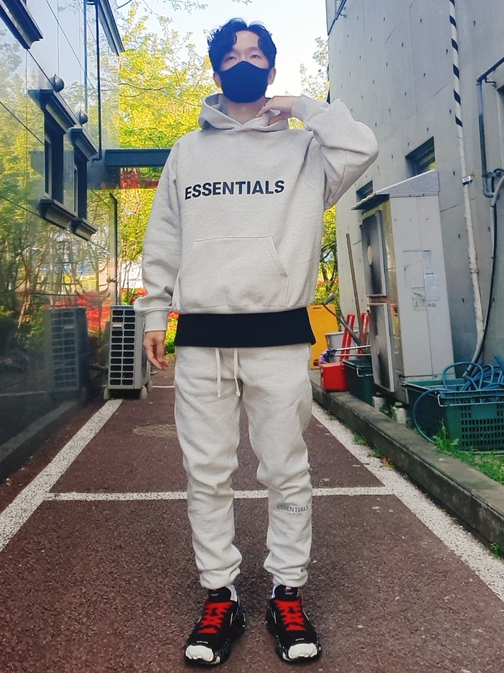 Essentials 3D Silicon Applique Pullover Hoodie Oatmeal/Oatmeal Heather/Light Heather Oatmeal 2020, Essentials Sweatpants Oatmeal/Oatmeal Heather/Light Heather Oatmeal 2020 착용 스타일