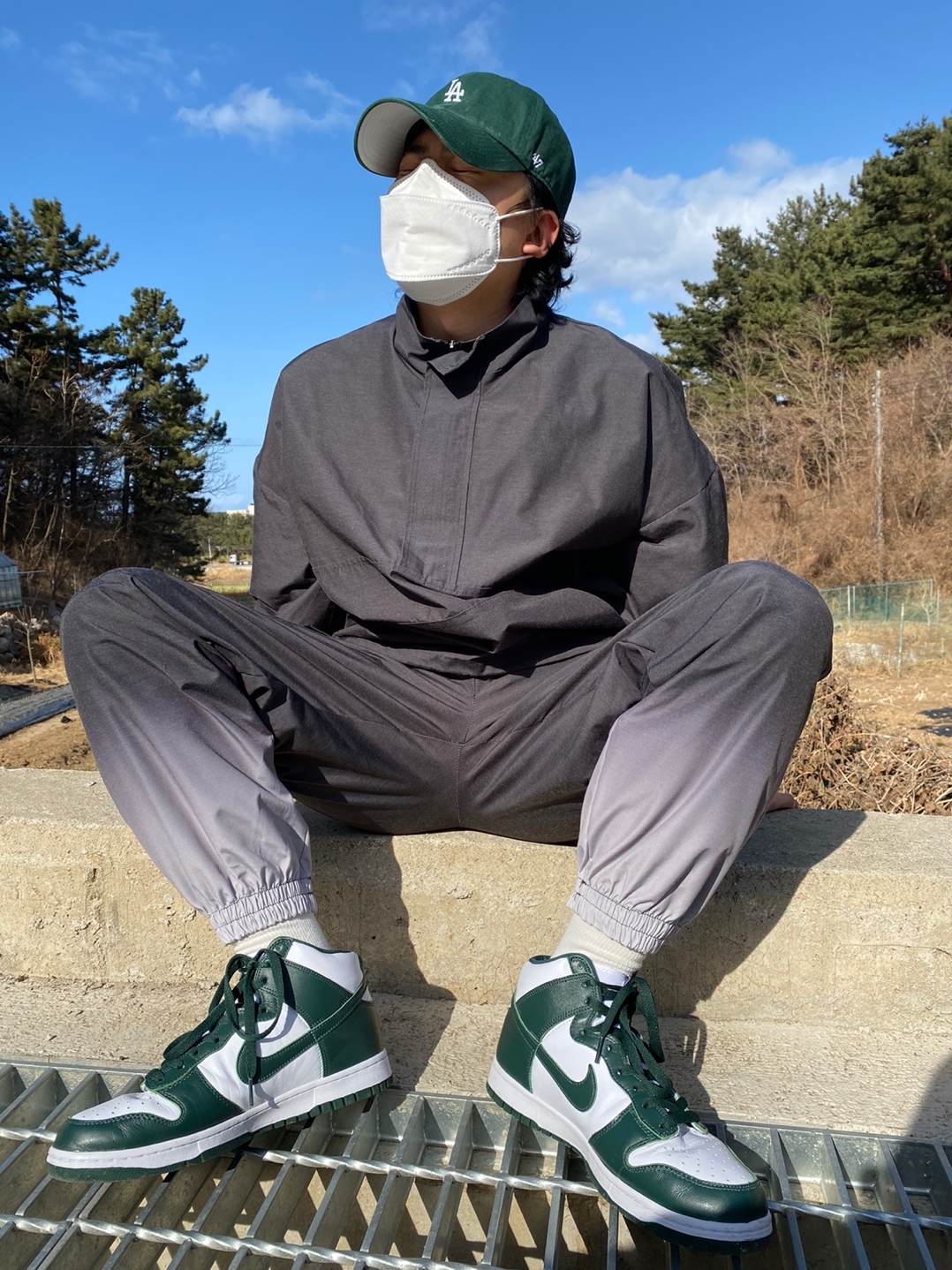 Nike Dunk High SP Spartan Green 착용 스타일