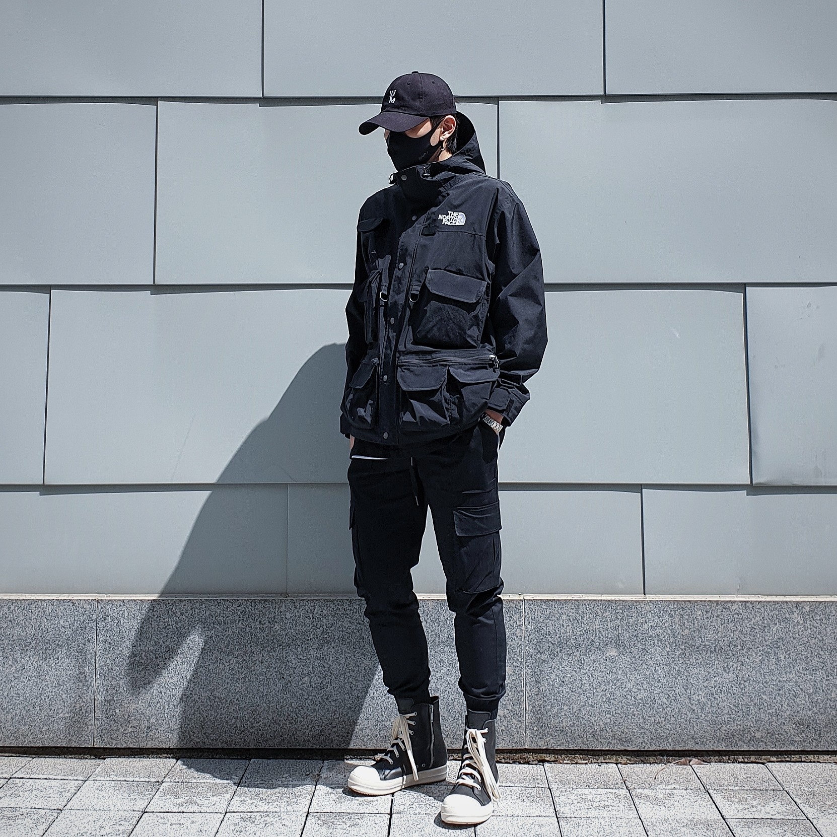 Supreme x The North Face Cargo Jacket Black - 20SS 착용 스타일 - 2