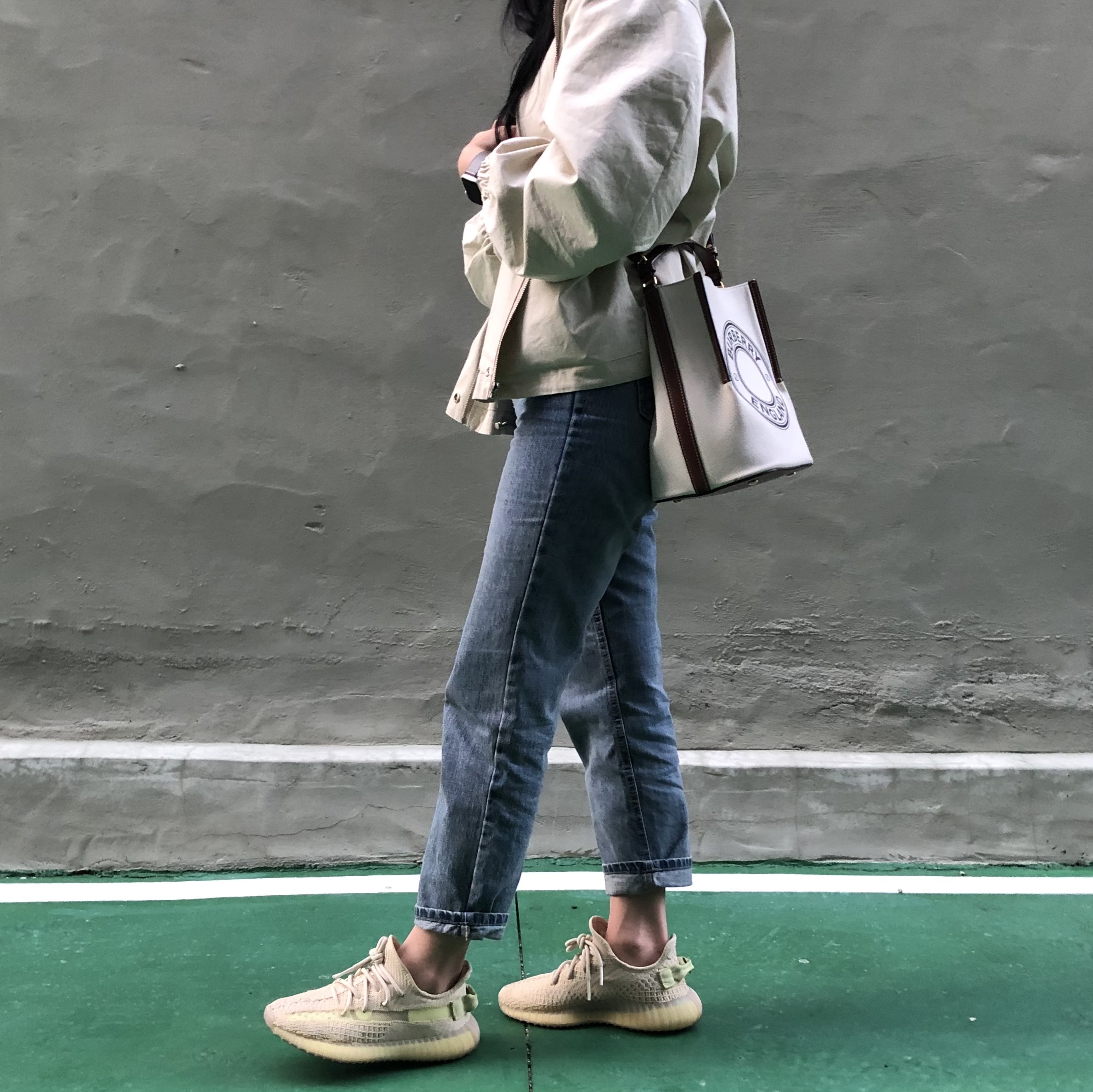 Adidas Yeezy Boost 350 V2 Flax 2020 착용 스타일